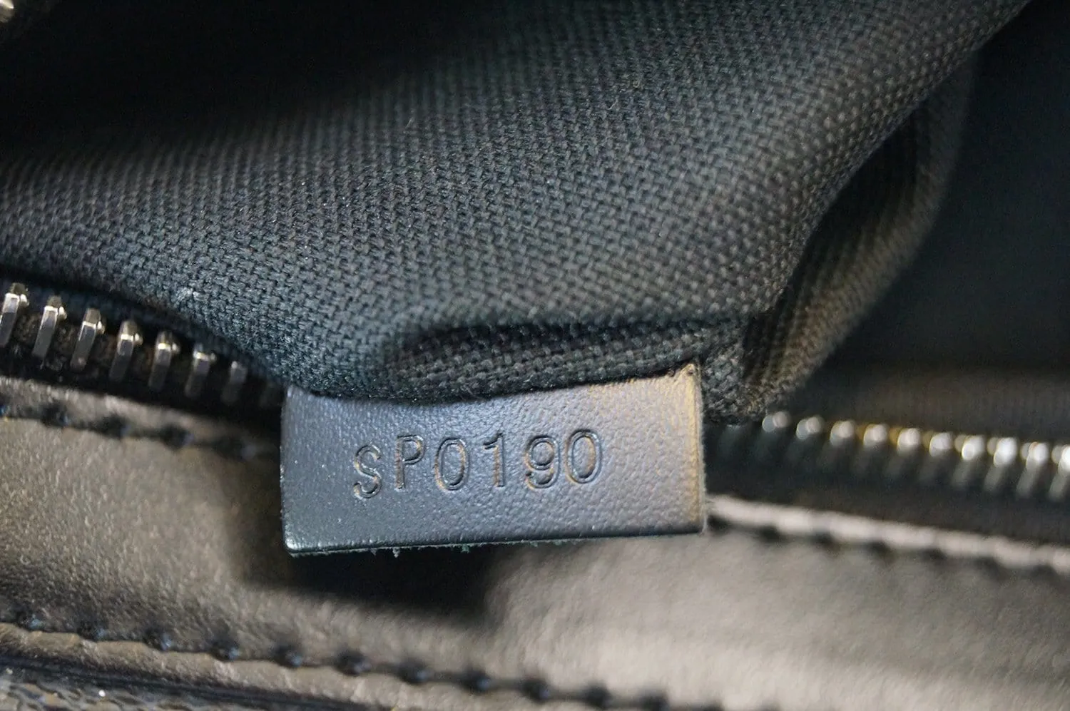 LOUIS VUITTON Damier Graphite Daniel GM Messenger Bag