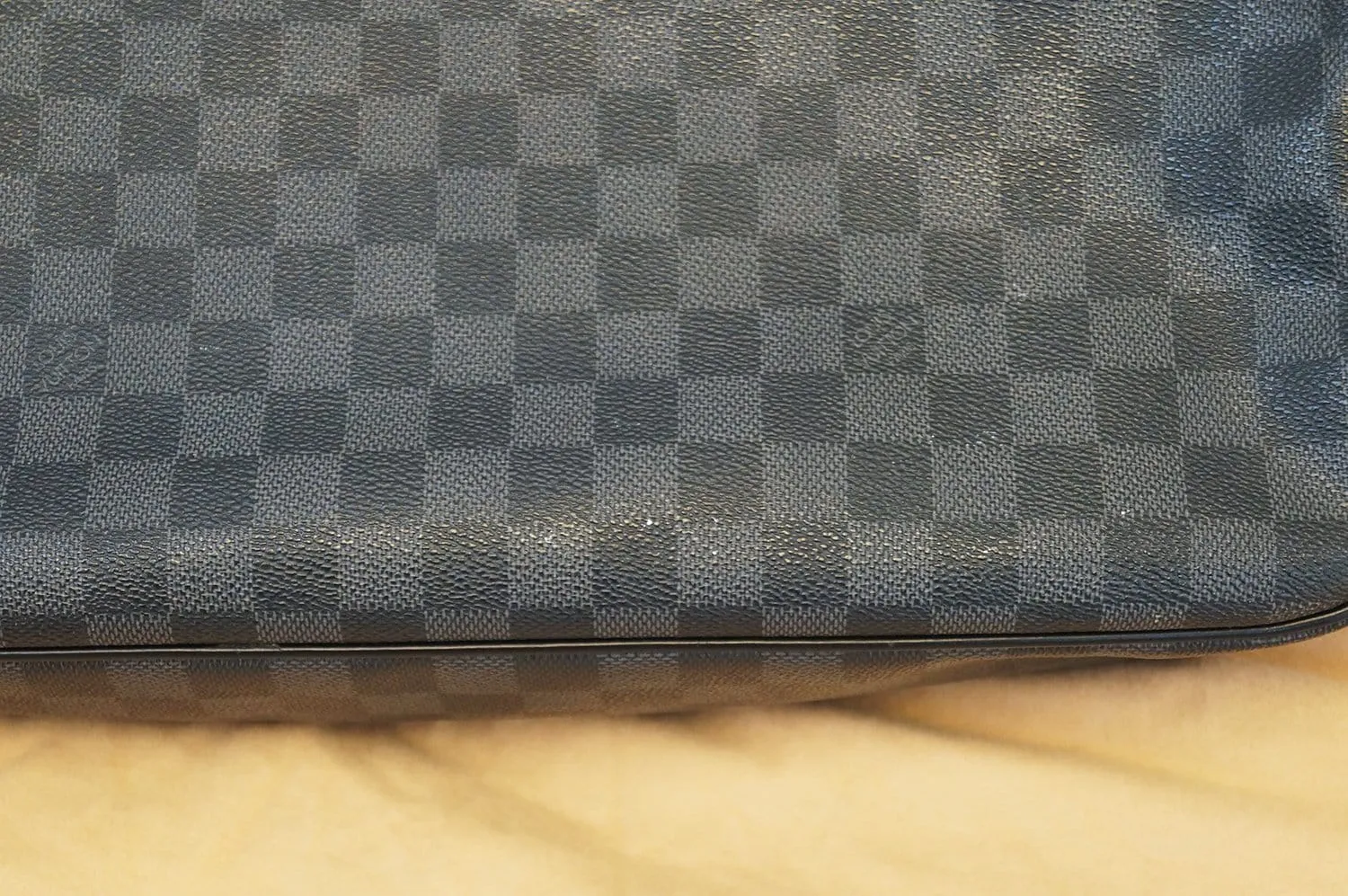 LOUIS VUITTON Damier Graphite Daniel GM Messenger Bag