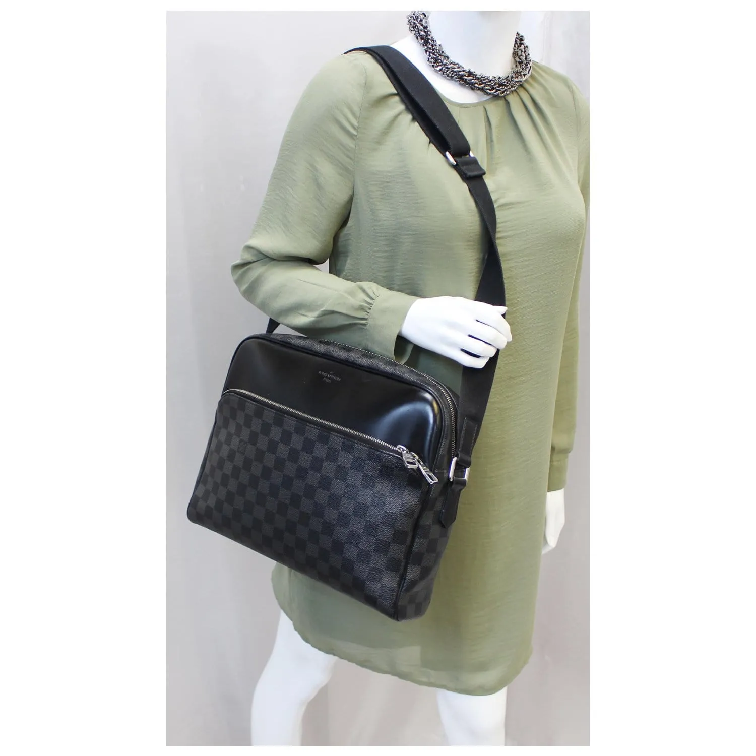LOUIS VUITTON Dayton Reporter PM Damier Graphite Shoulder Bag