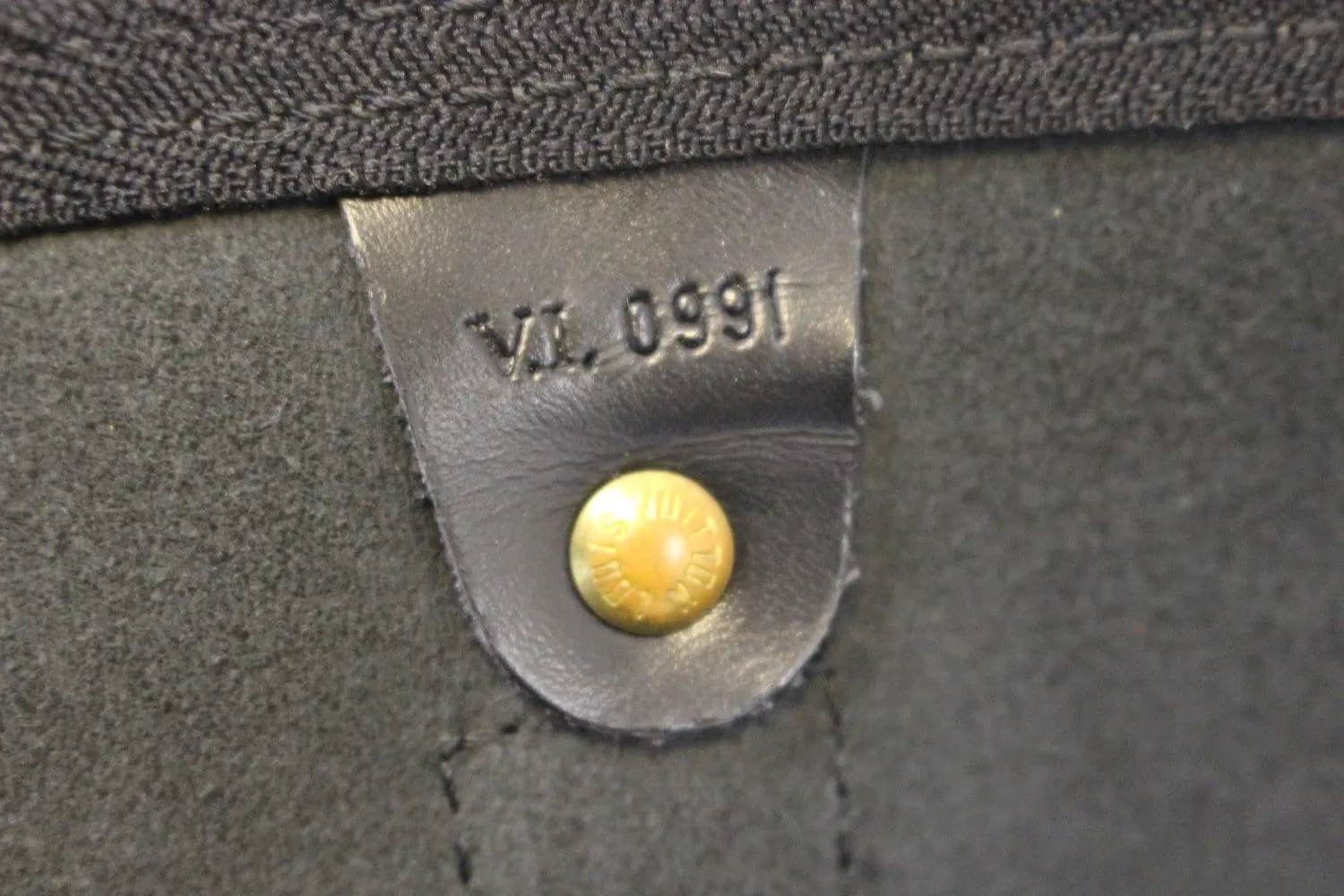 LOUIS VUITTON Epi Leather Keepall 55 Boston Bag