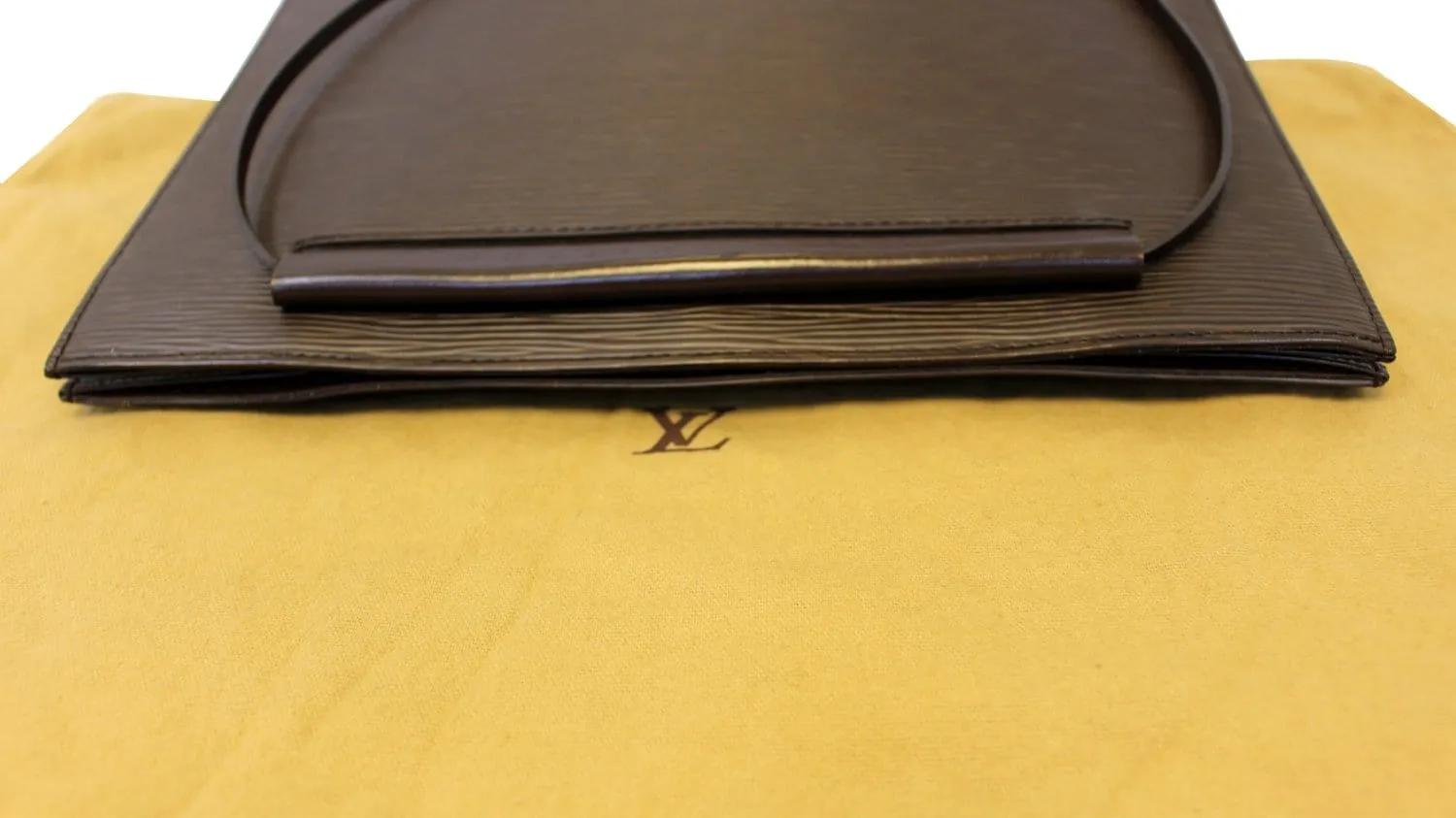 LOUIS VUITTON Epi Leather Saint Tropez Shoulder Bag