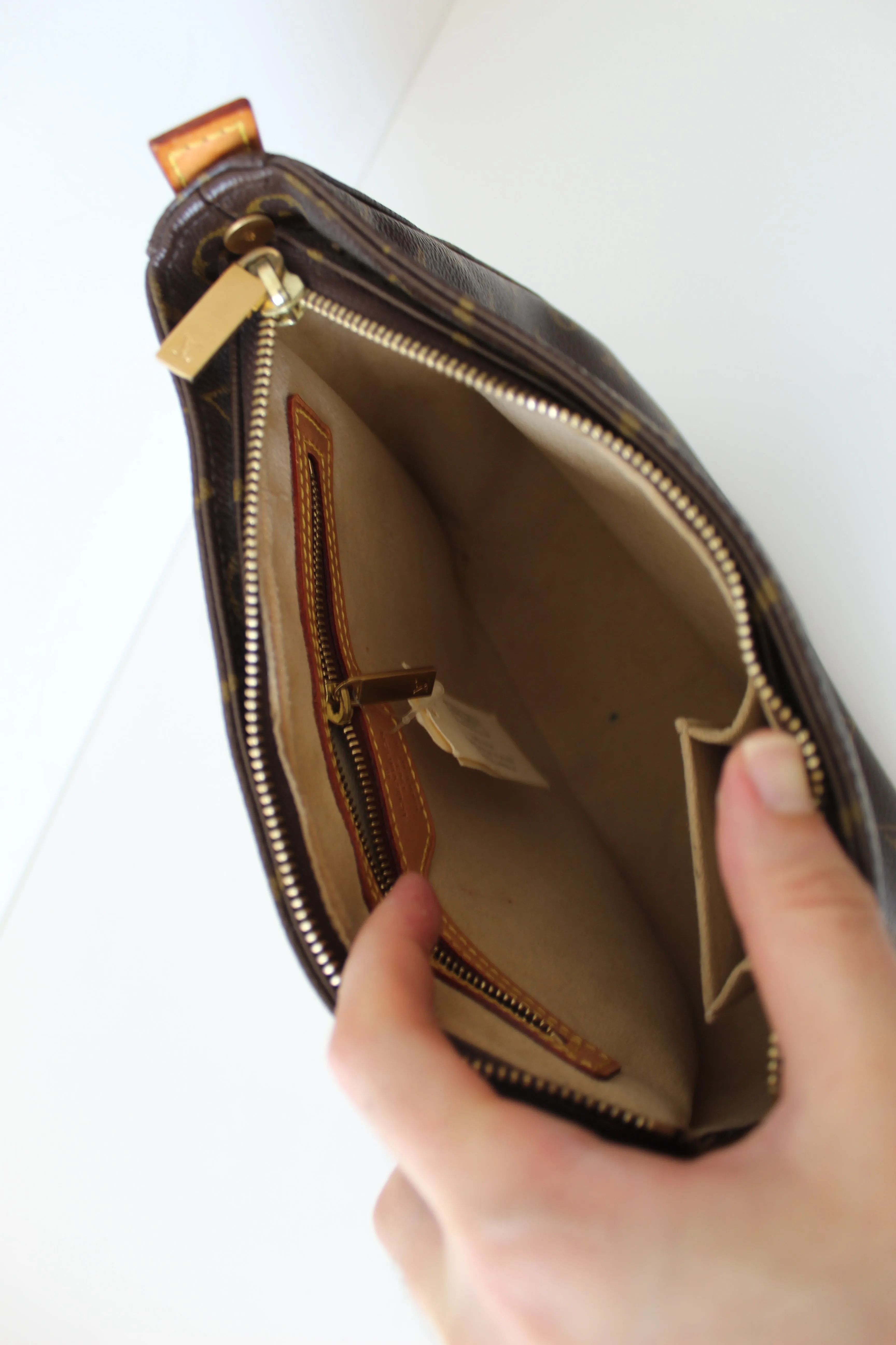 Louis Vuitton Looping MM