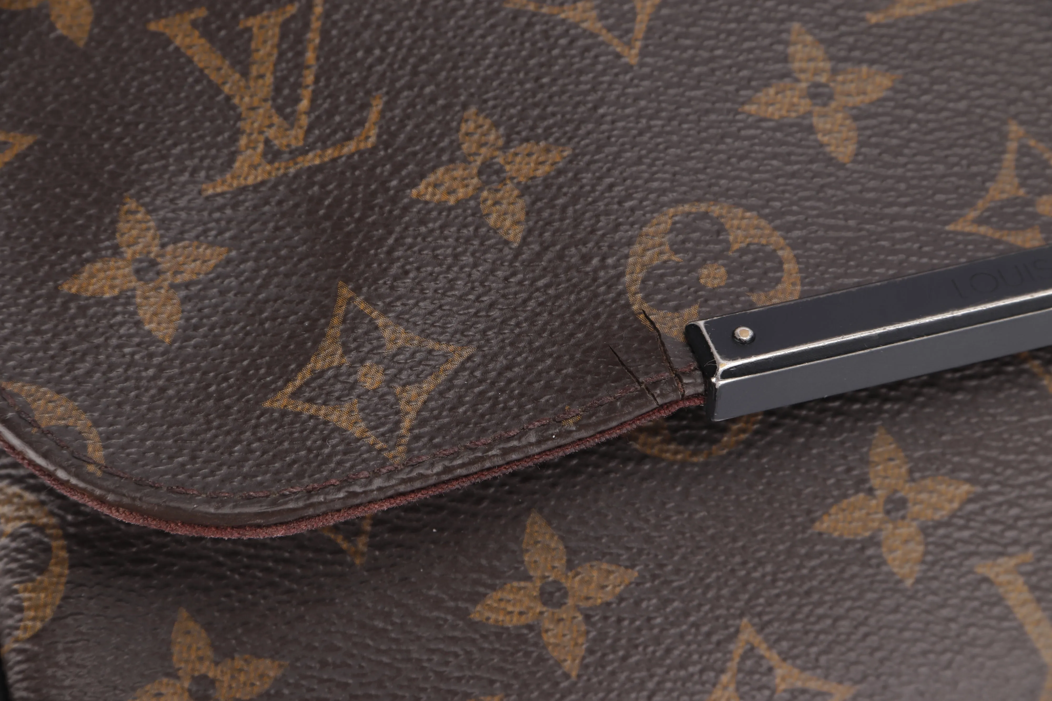 LOUIS VUITTON (M40935) DISTRICT PM MONOGRAM CANVAS MESSENGER BAG (CA1166), NO DUST COVER