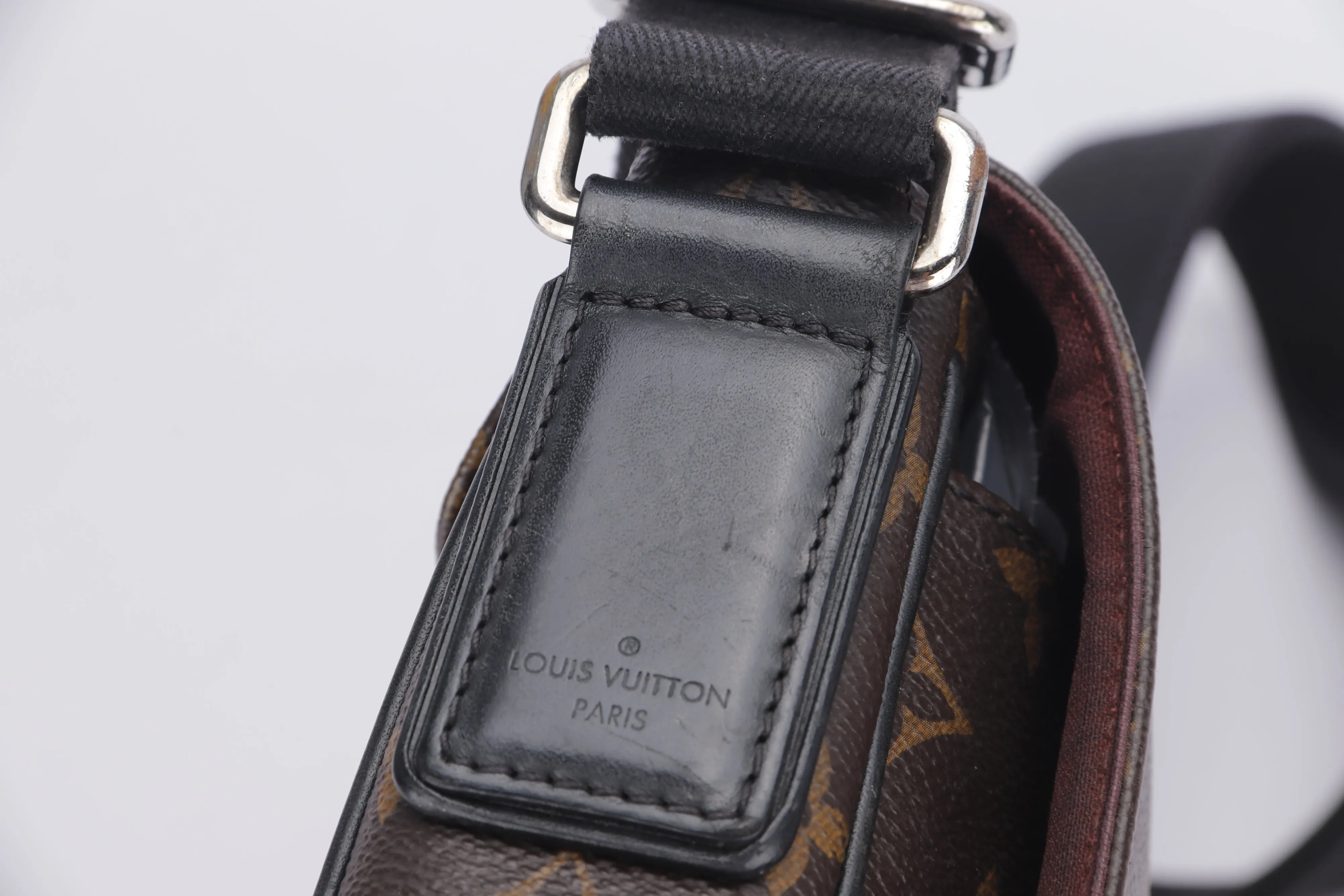 LOUIS VUITTON (M40935) DISTRICT PM MONOGRAM CANVAS MESSENGER BAG (CA1166), NO DUST COVER