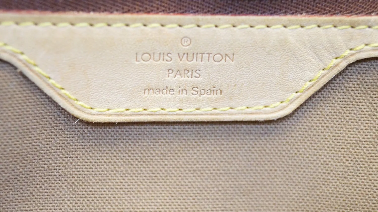 LOUIS VUITTON Monogram Canvas Batignolles Horizontal Shoulder Tote Bag