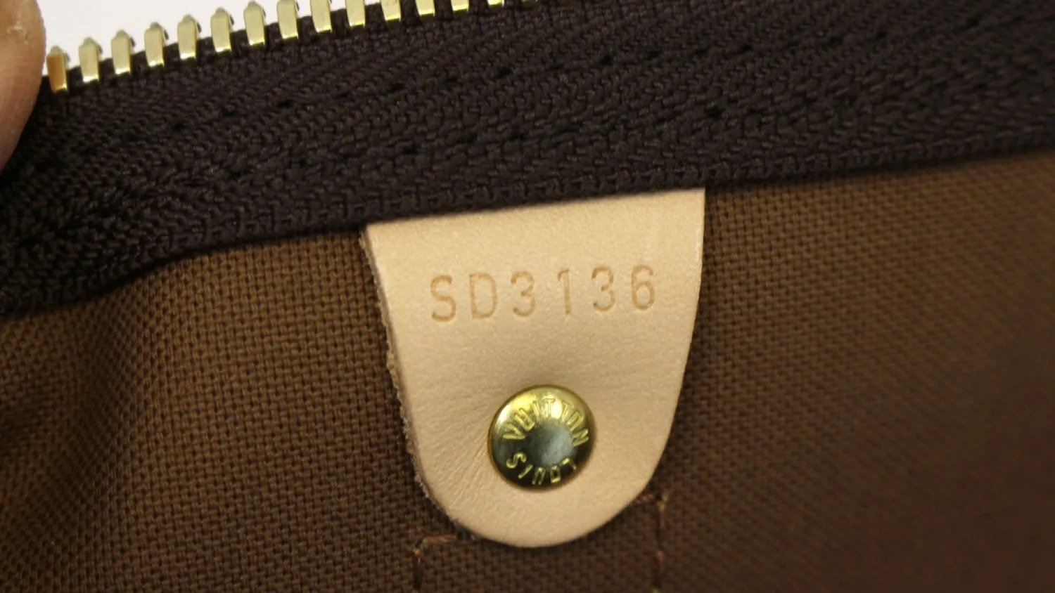 LOUIS VUITTON Monogram Canvas Brown Keepall 60 Bandouliere Travel Bag