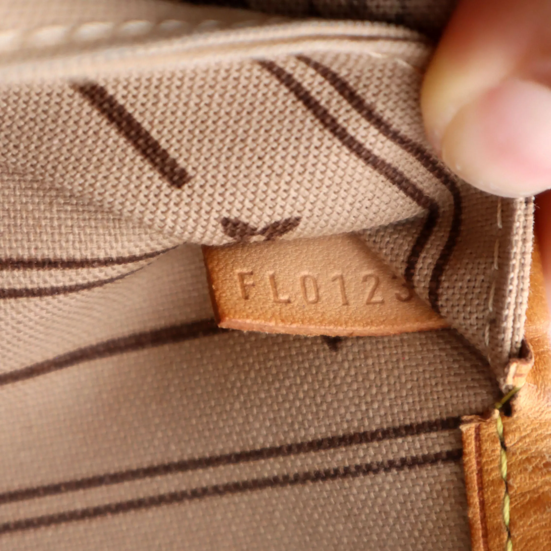Louis Vuitton Monogram Canvas Neverfull MM Tote Bag FL0123