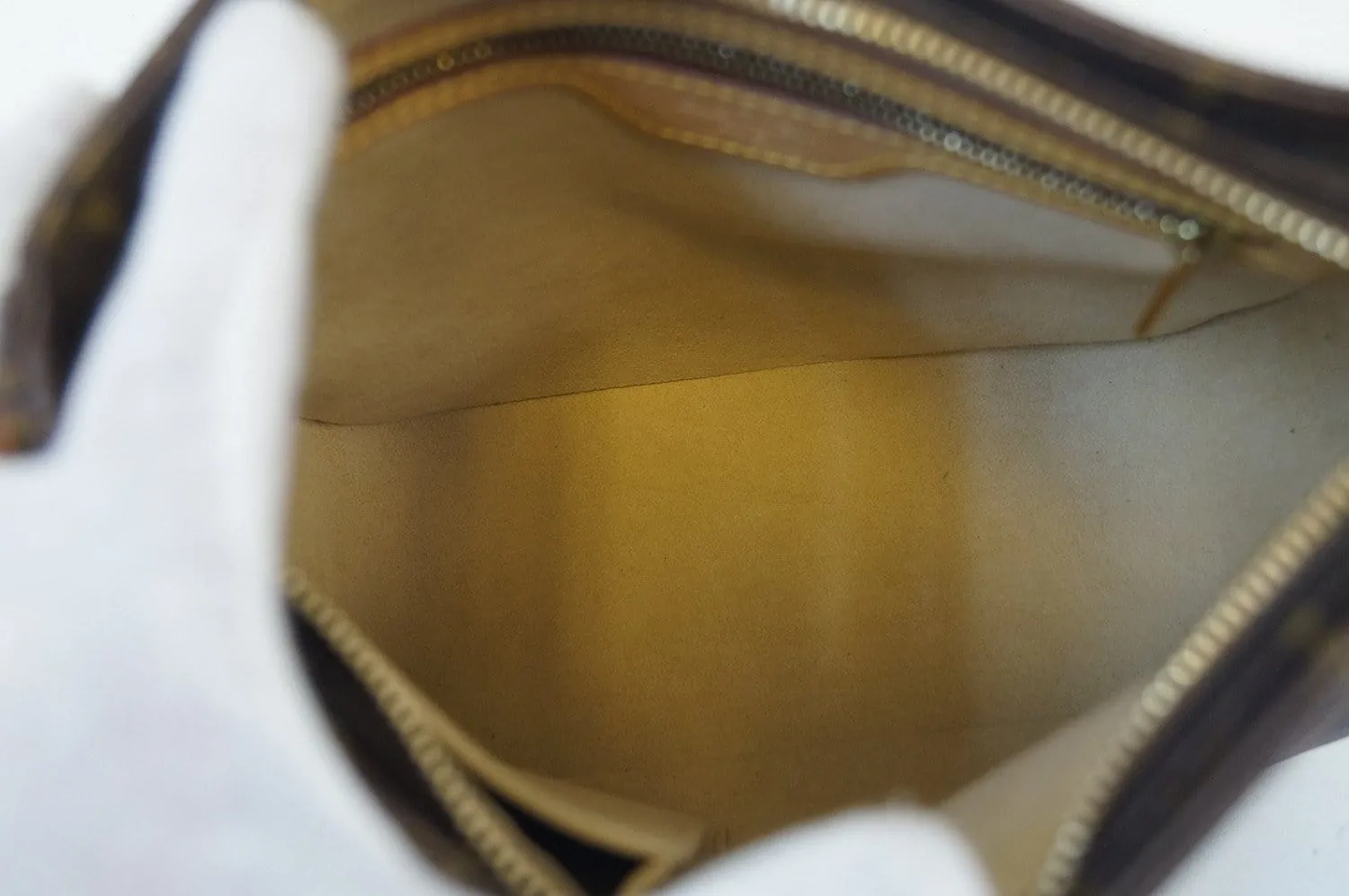 LOUIS VUITTON Monogram Looping Mm Shoulder Bag