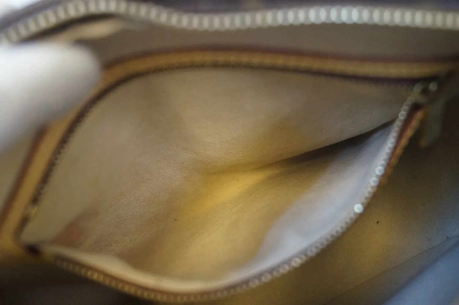 LOUIS VUITTON Monogram Looping Mm Shoulder Bag