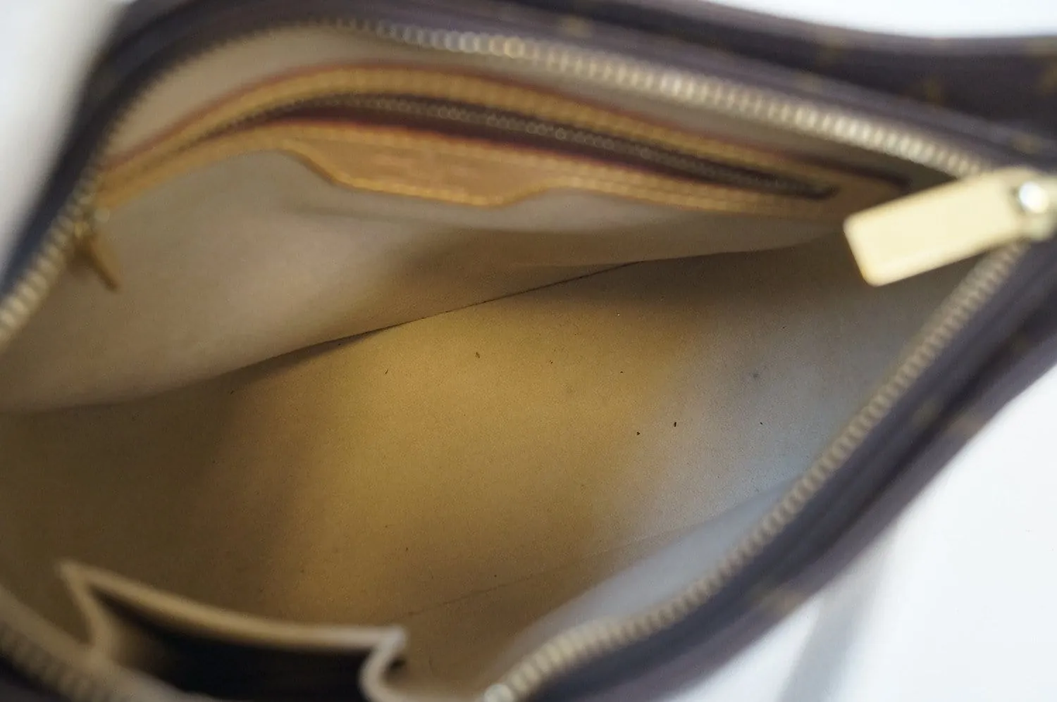LOUIS VUITTON Monogram Looping Mm Shoulder Bag