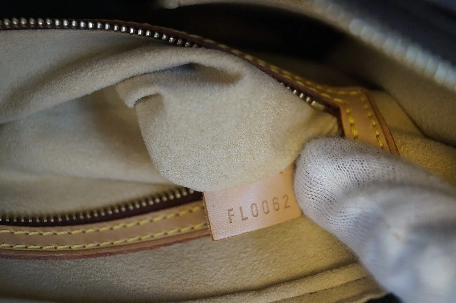LOUIS VUITTON Monogram Looping Mm Shoulder Bag