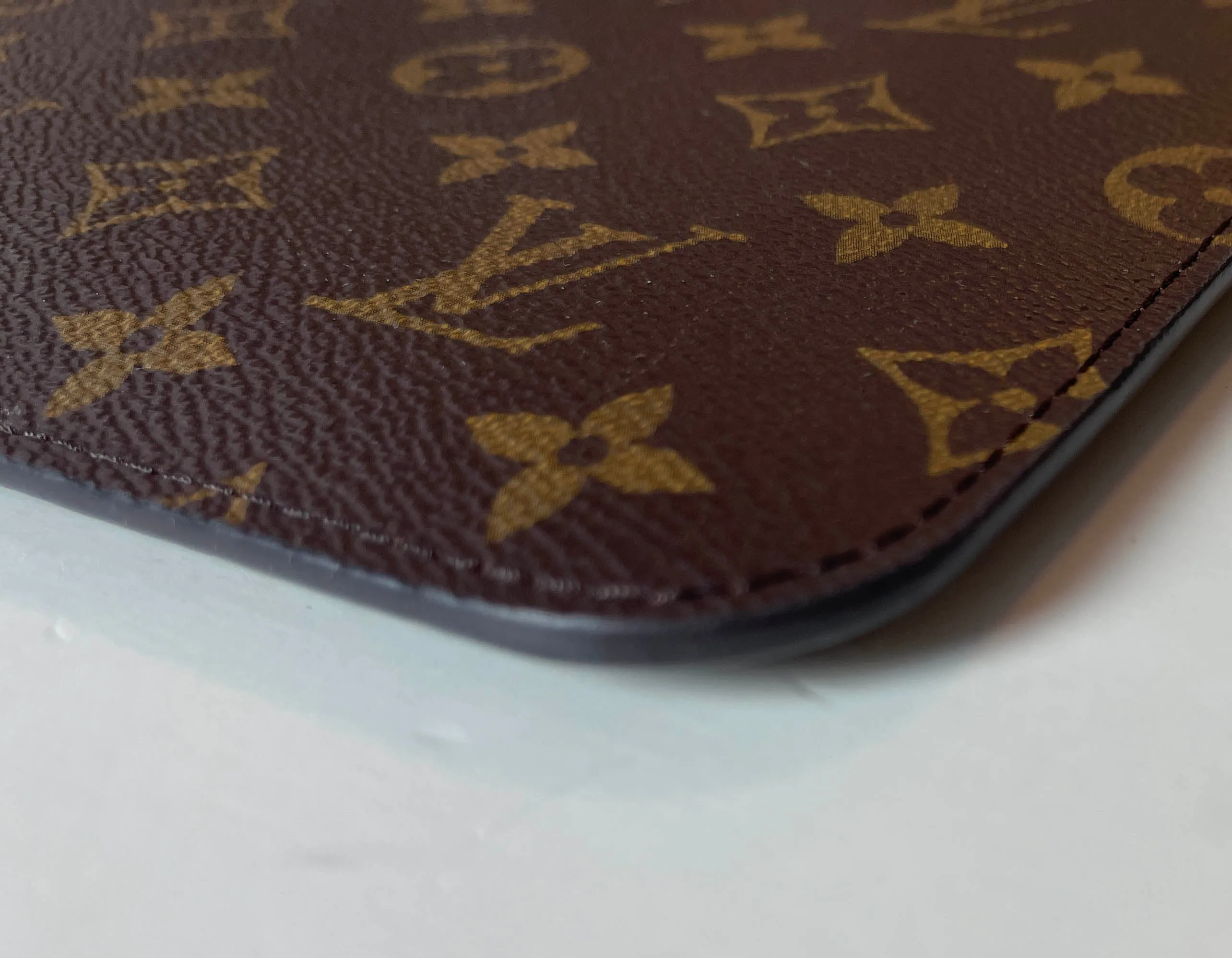 Louis Vuitton Monogram Neverfull Pochette Wristlet Bag