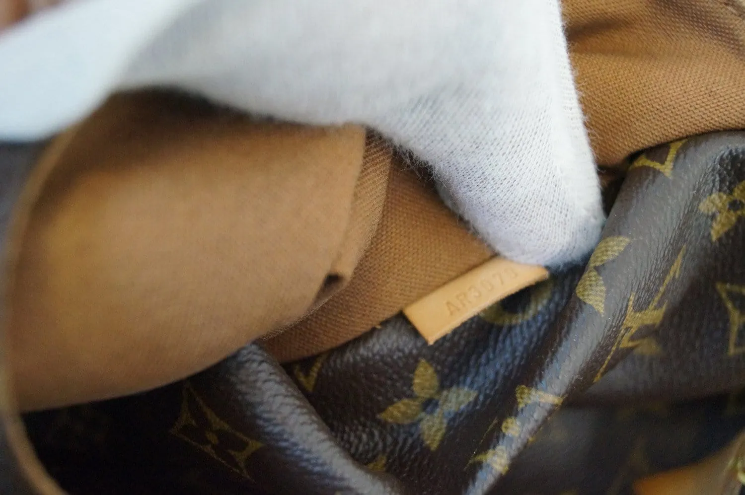 LOUIS VUITTON Monogram Totally Gm Tote Shoulder Bag