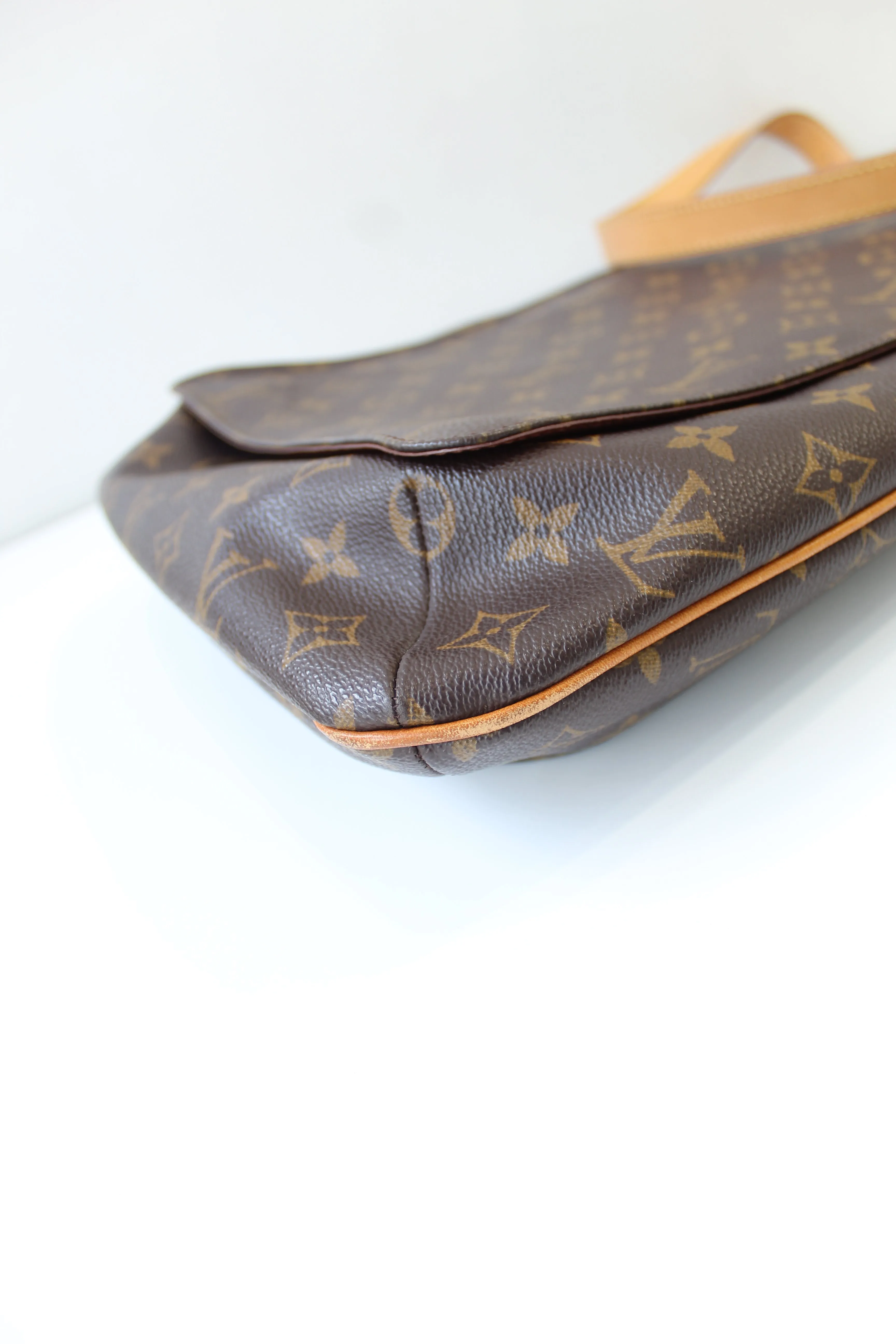 Louis Vuitton Mussette Salsa