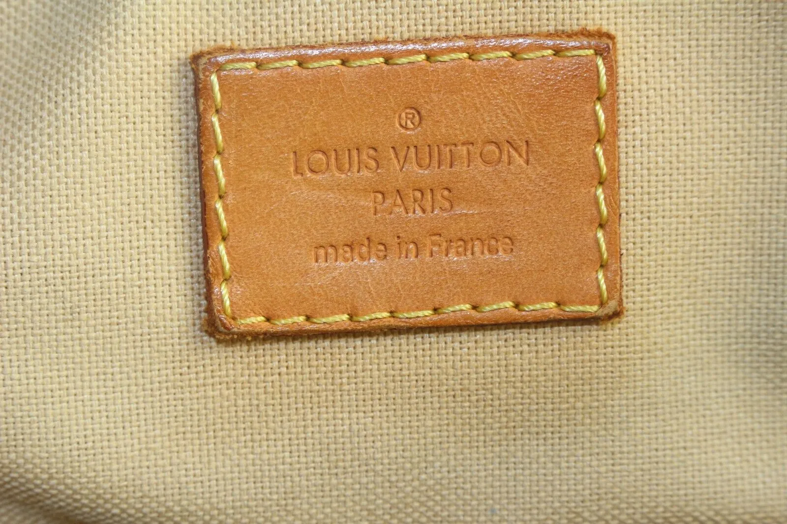 Louis Vuitton Siracusa Shoulder Bag PM White Leather 8LV919k