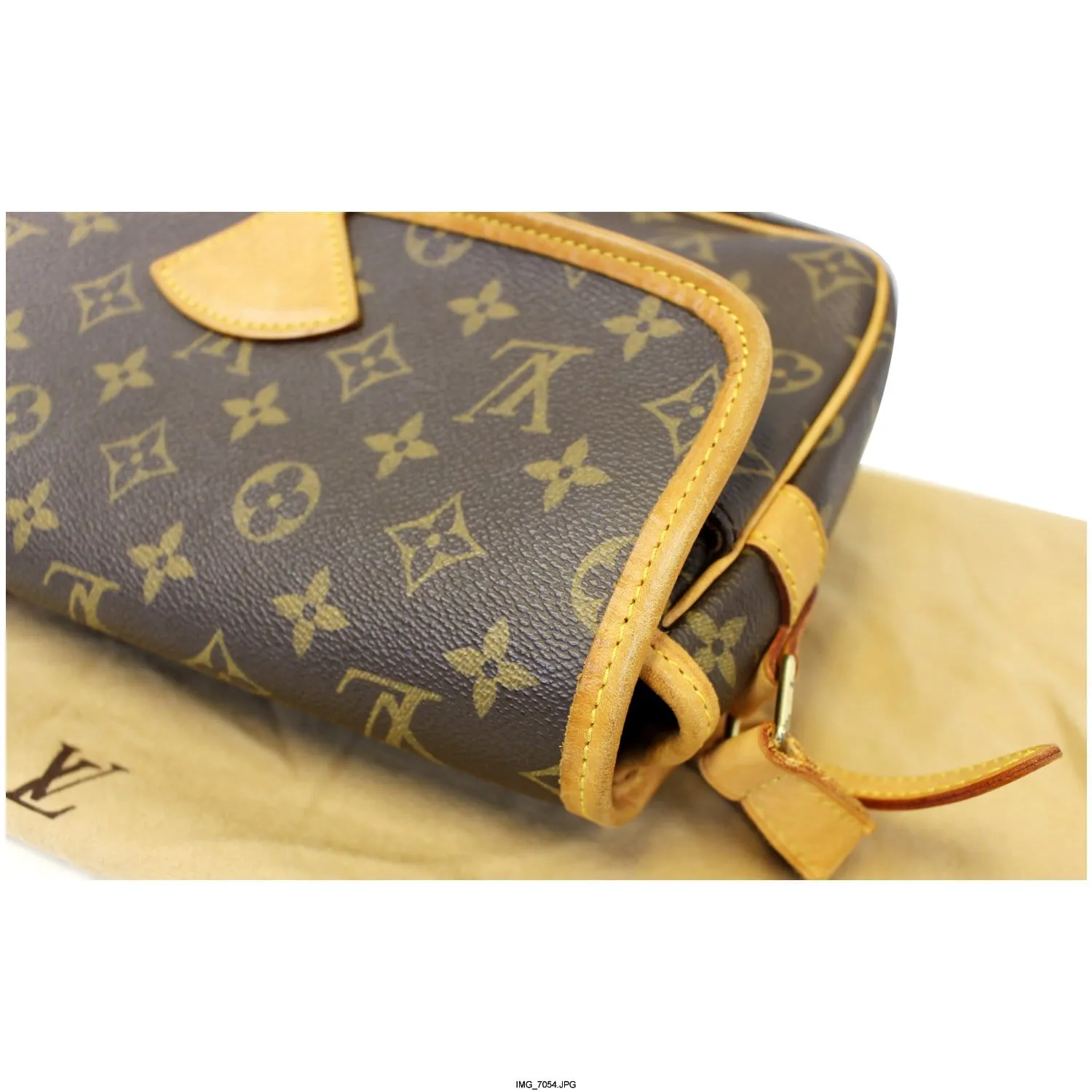 LOUIS VUITTON Sologne Monogram Canvas Shoulder Crossbody Bag