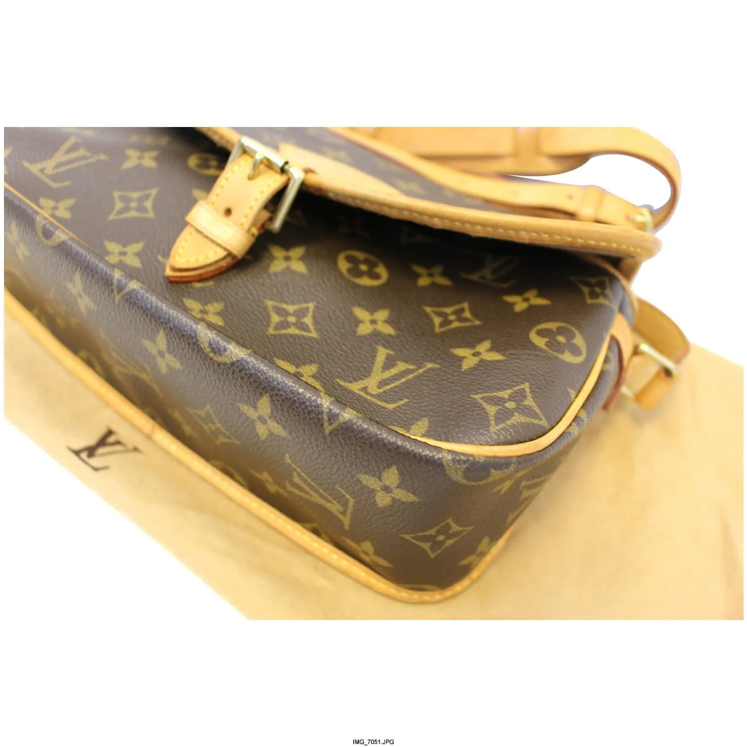 LOUIS VUITTON Sologne Monogram Canvas Shoulder Crossbody Bag