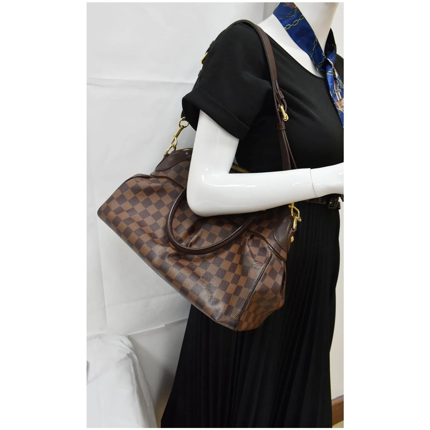LOUIS VUITTON Trevi PM Damier Ebene Shoulder Bag Brown
