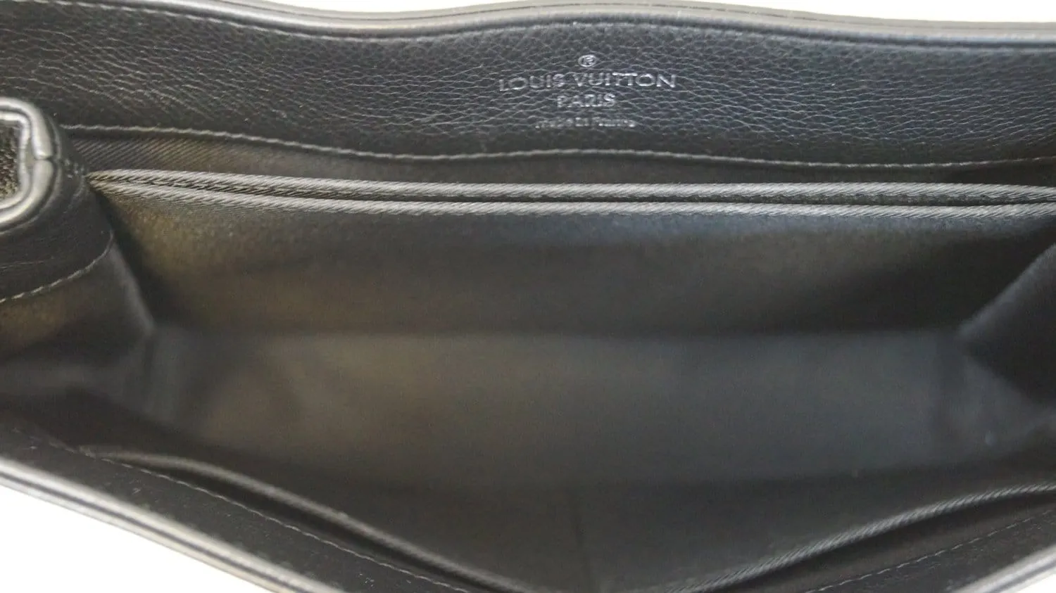 LOUIS VUITTON Vanille Noir Lockme II Shoulder Bag - Final Call