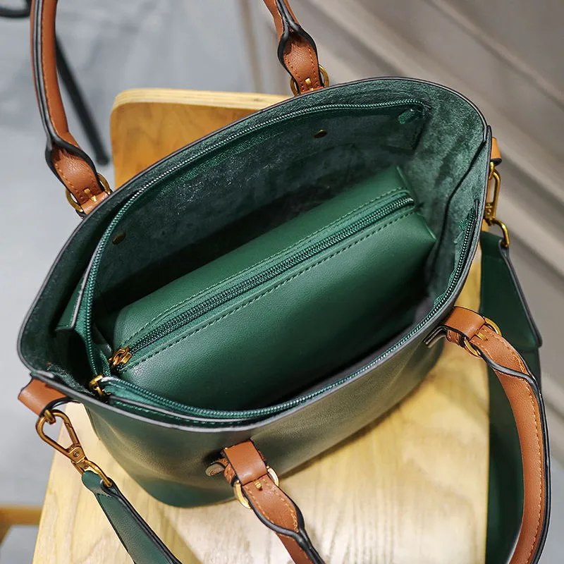 <bold>Messenger / Crossbody Bag  <br>Vegan-Leather