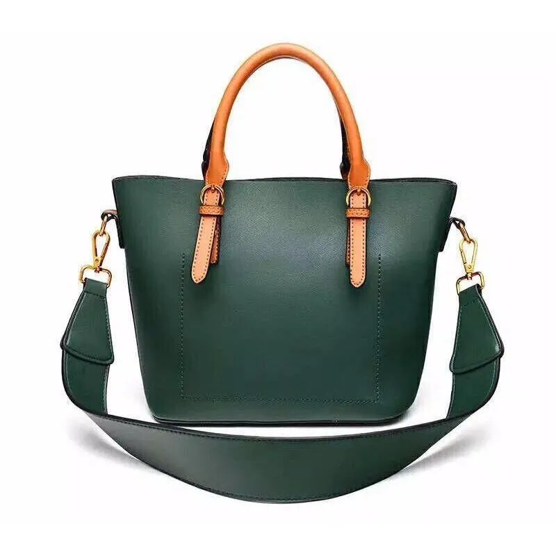 <bold>Messenger / Crossbody Bag  <br>Vegan-Leather