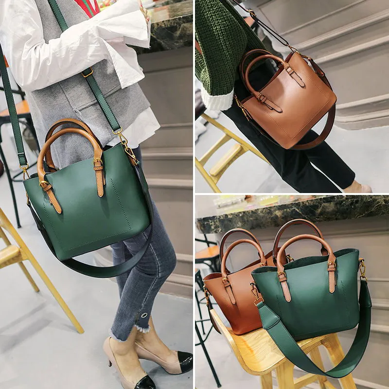 <bold>Messenger / Crossbody Bag  <br>Vegan-Leather