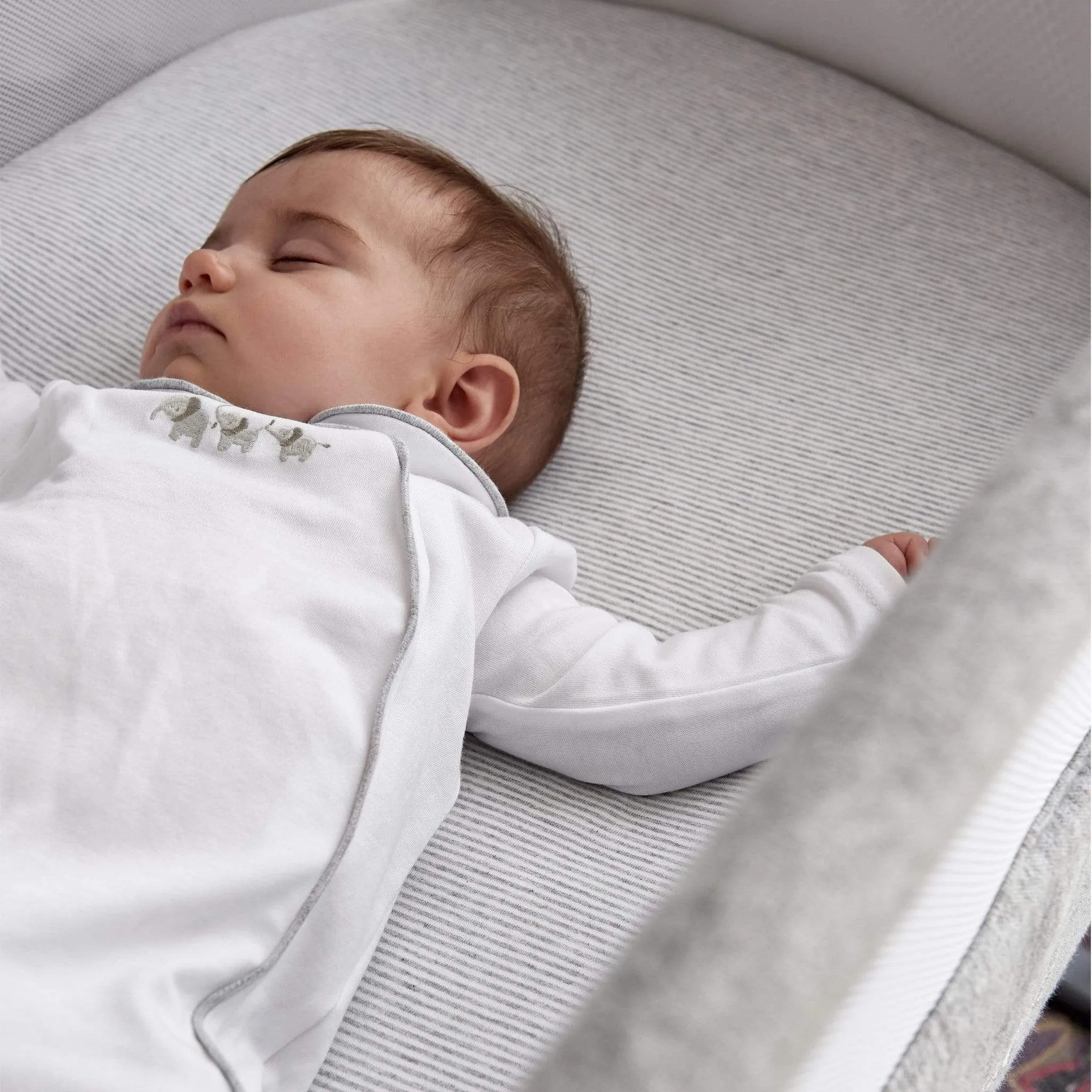 Mamas & Papas Lua Grey Bedside Crib Star/Stripe Bundle