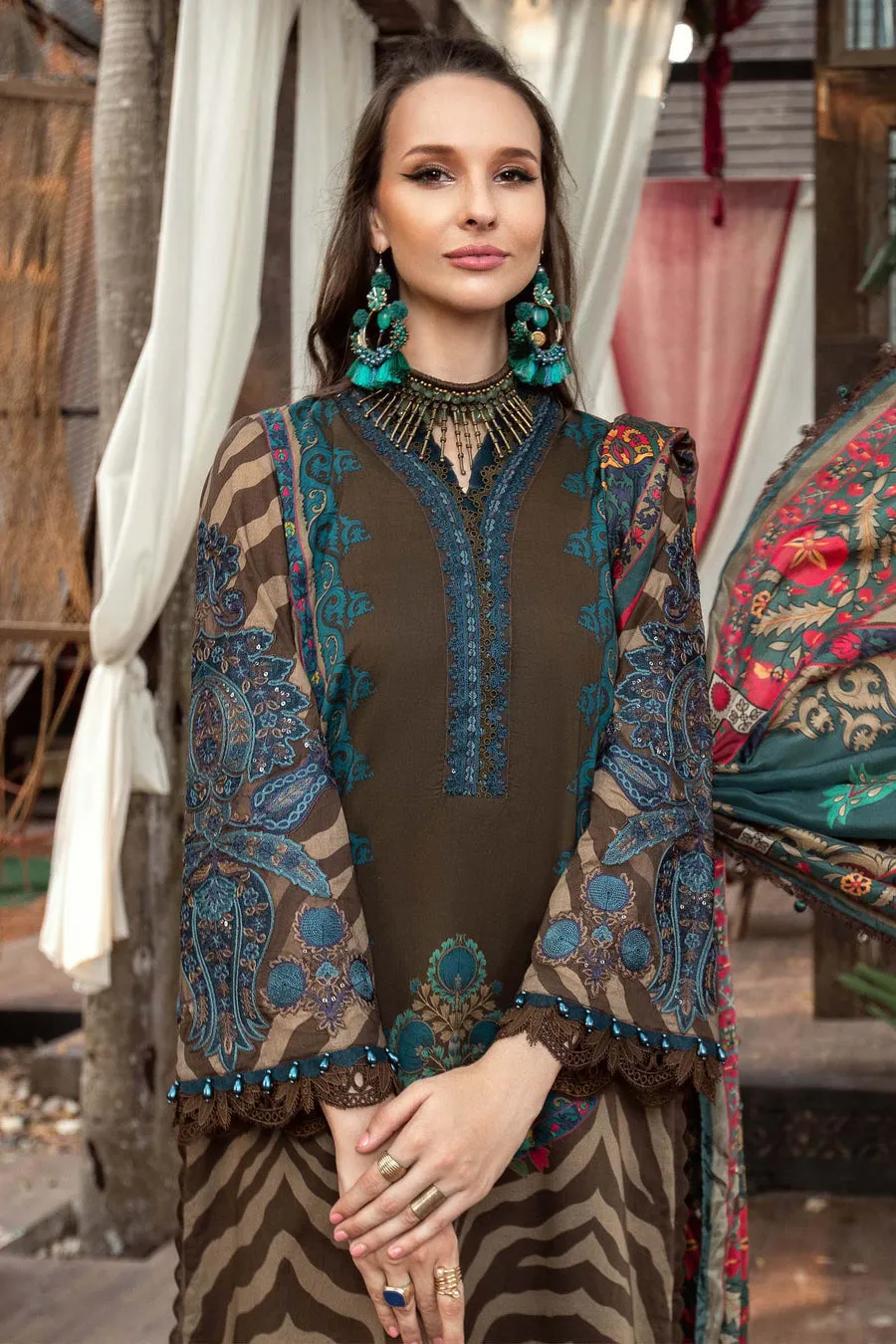 Maria.B | M.Prints Embroidered Lawn '23 | MPT-1804-B