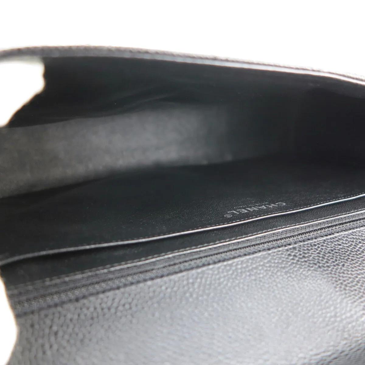 Maxi Jumbo Classic Single Flap Bag in Black Caviar