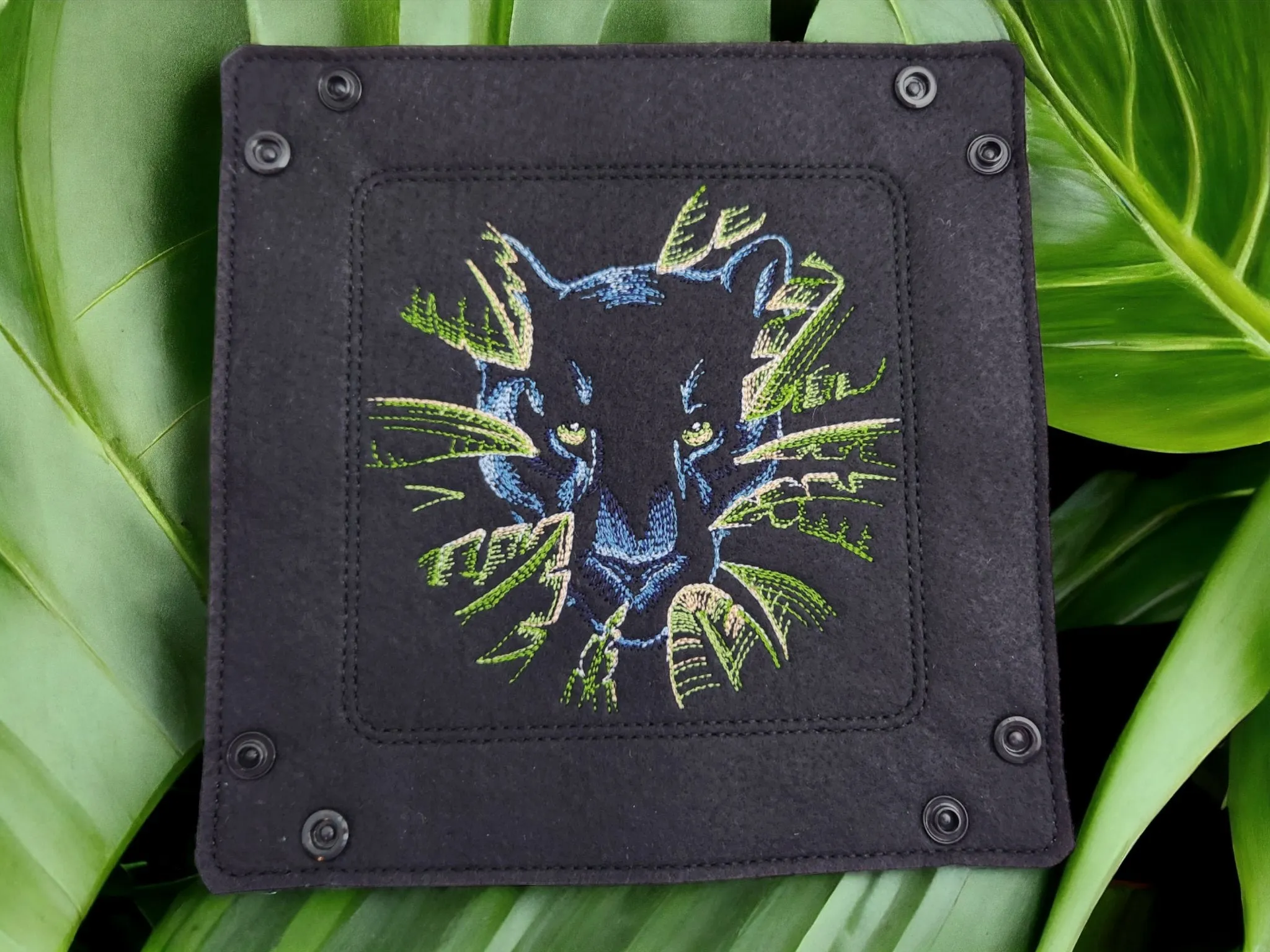 Panther dice tray