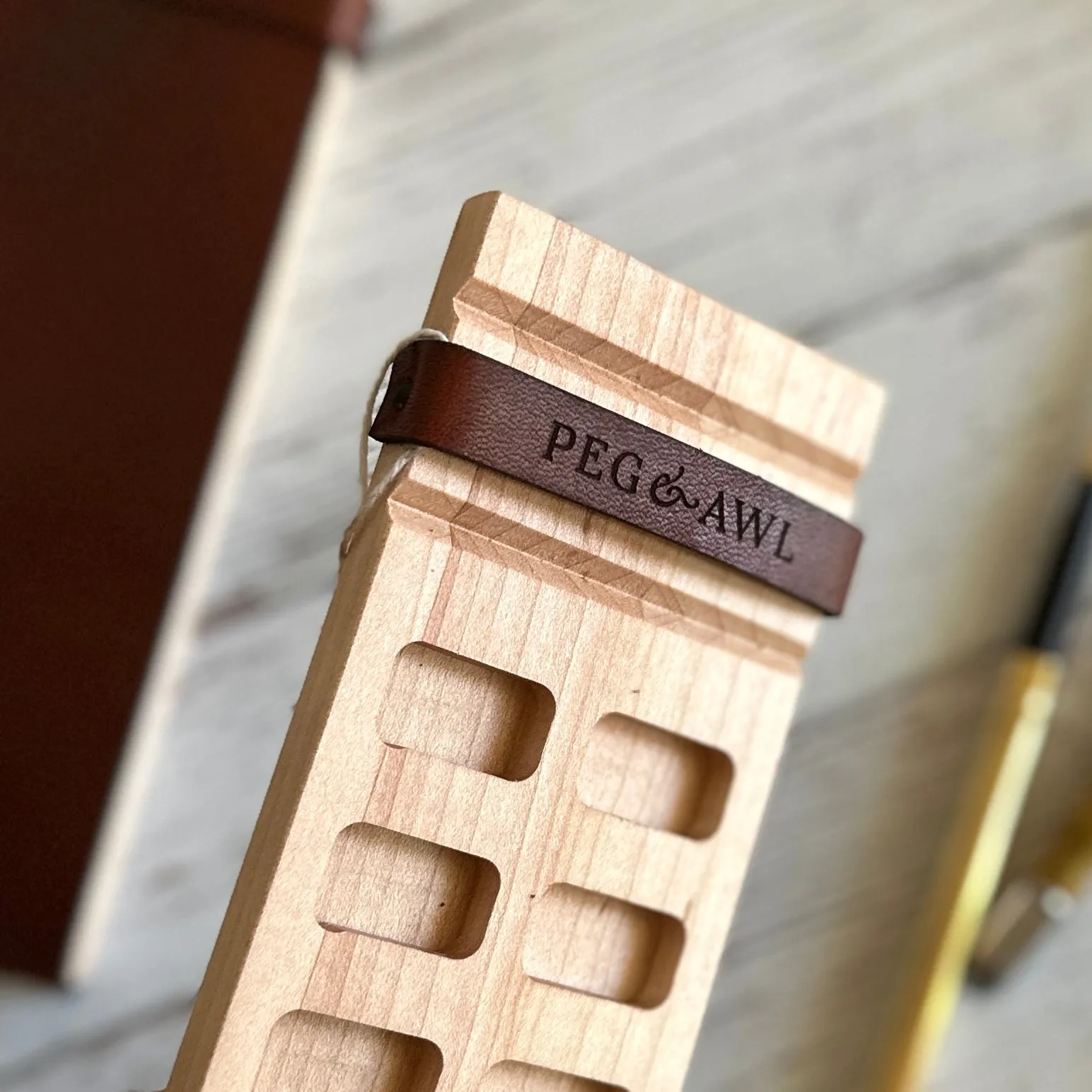 [Peg and Awl ] Iris Painter’s Palette