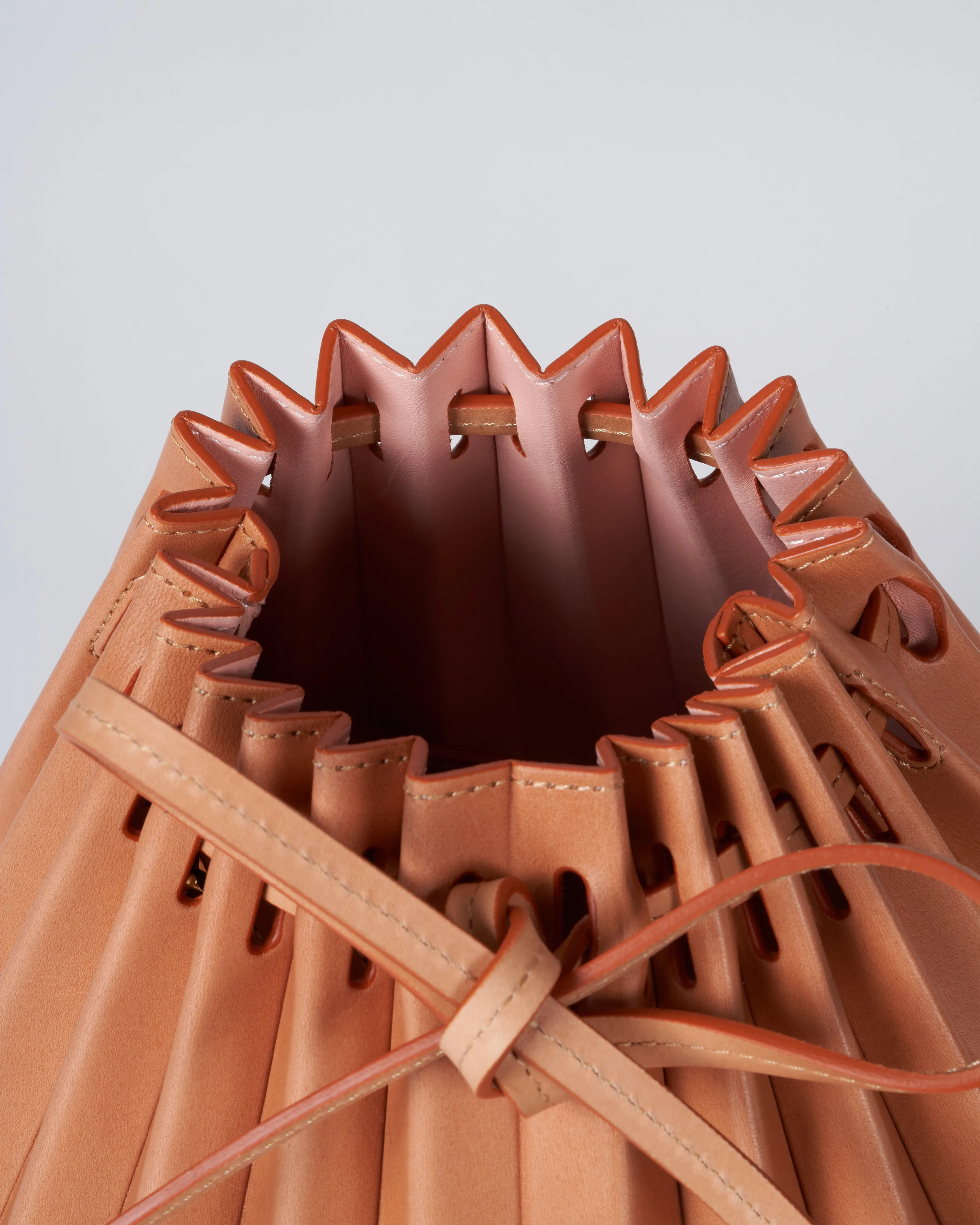 pleated bucket bag - cammello/rosa