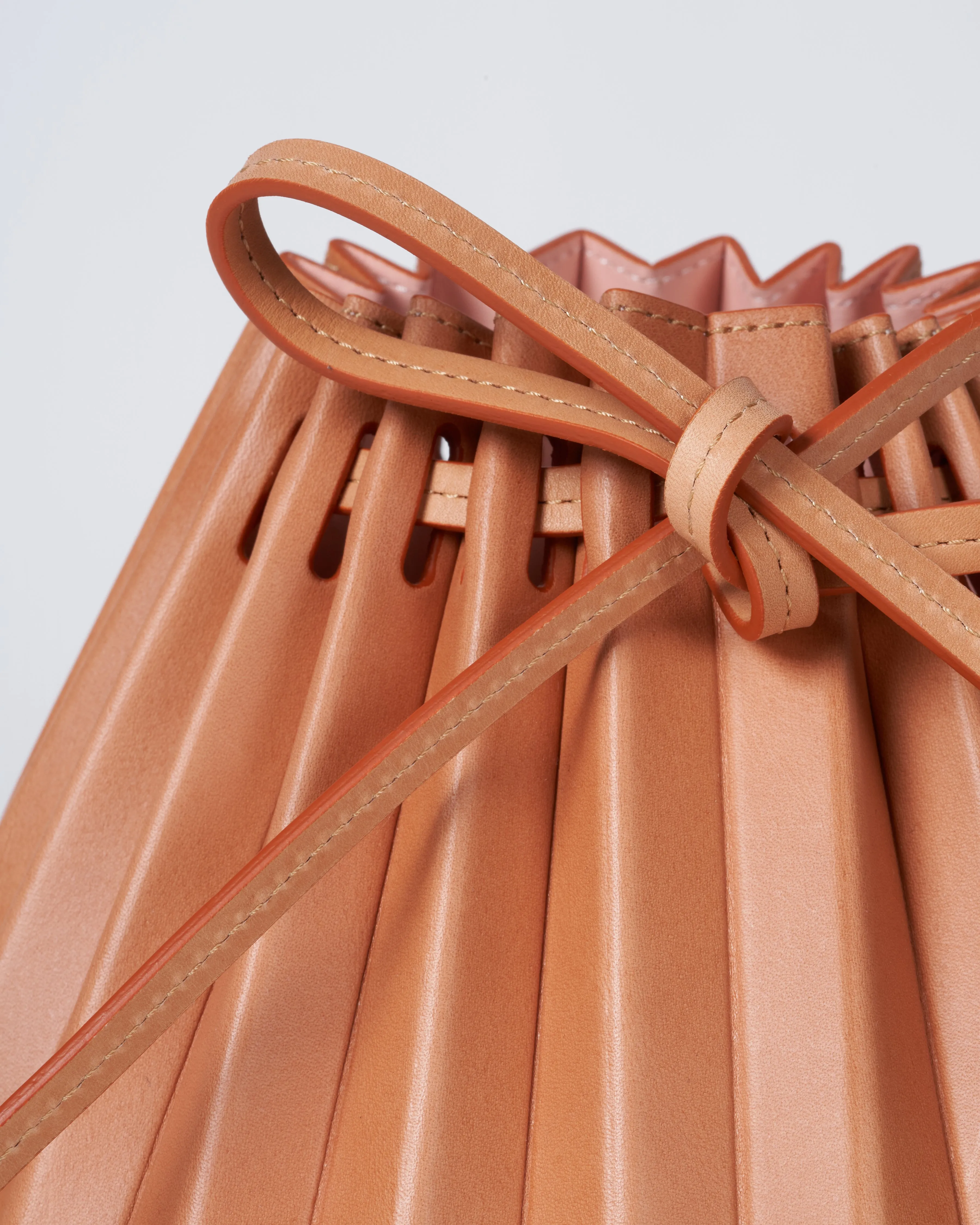 pleated bucket bag - cammello/rosa