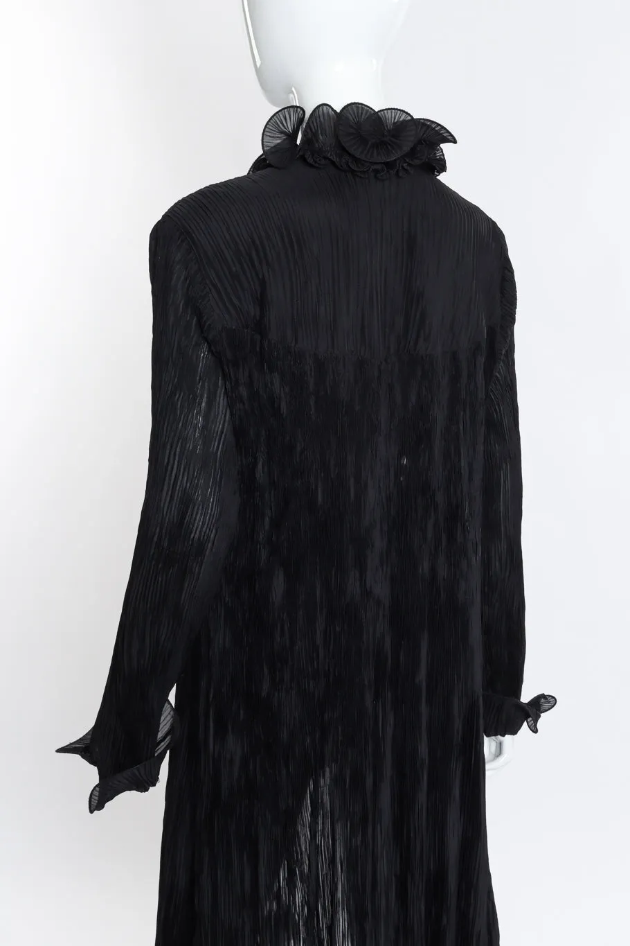 Pleated Spiral Ruffle Duster