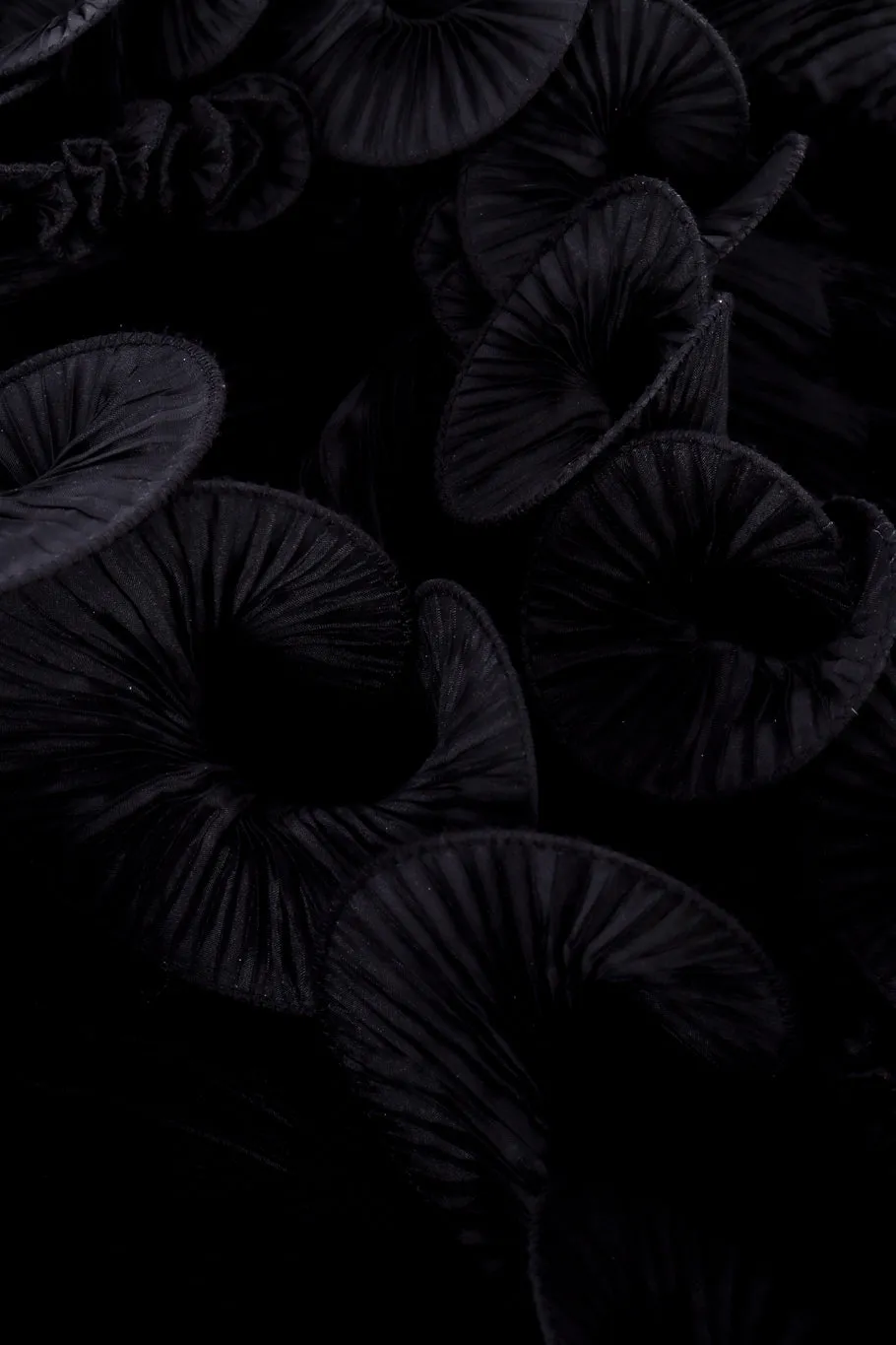 Pleated Spiral Ruffle Duster