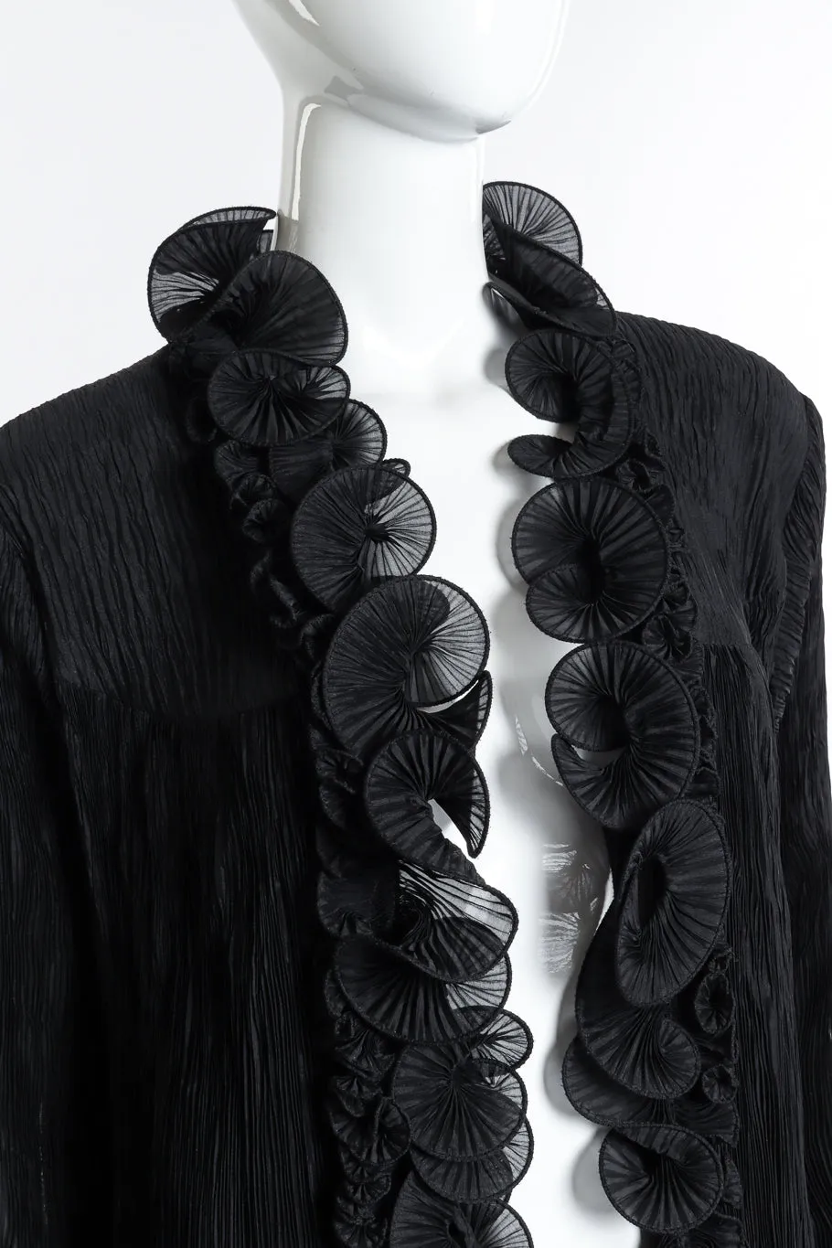 Pleated Spiral Ruffle Duster