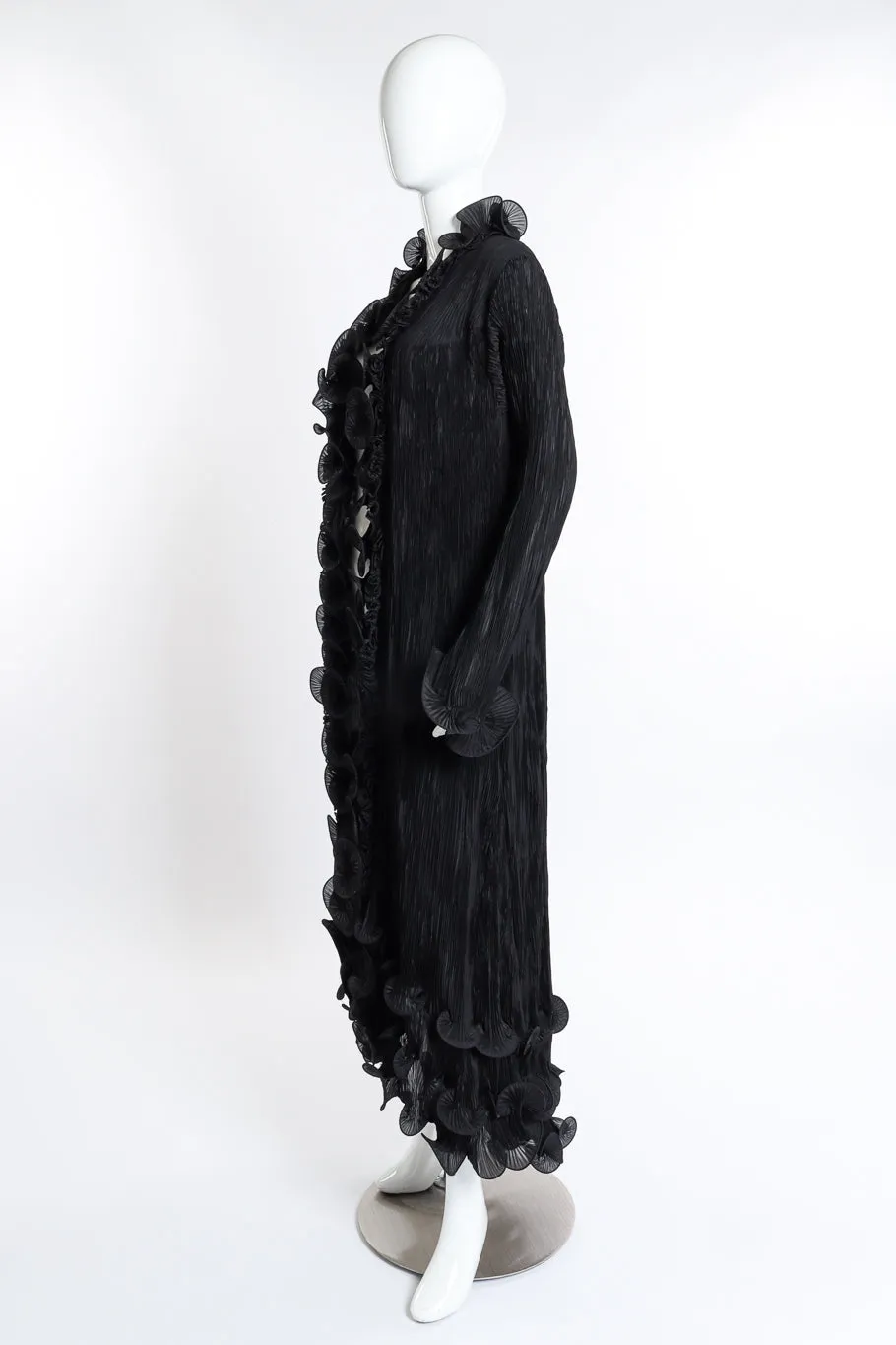 Pleated Spiral Ruffle Duster