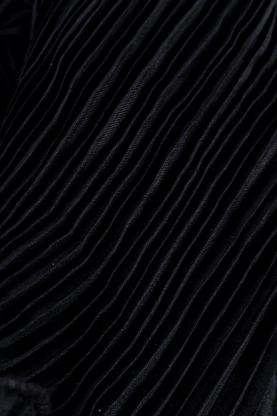 Pleated Spiral Ruffle Duster
