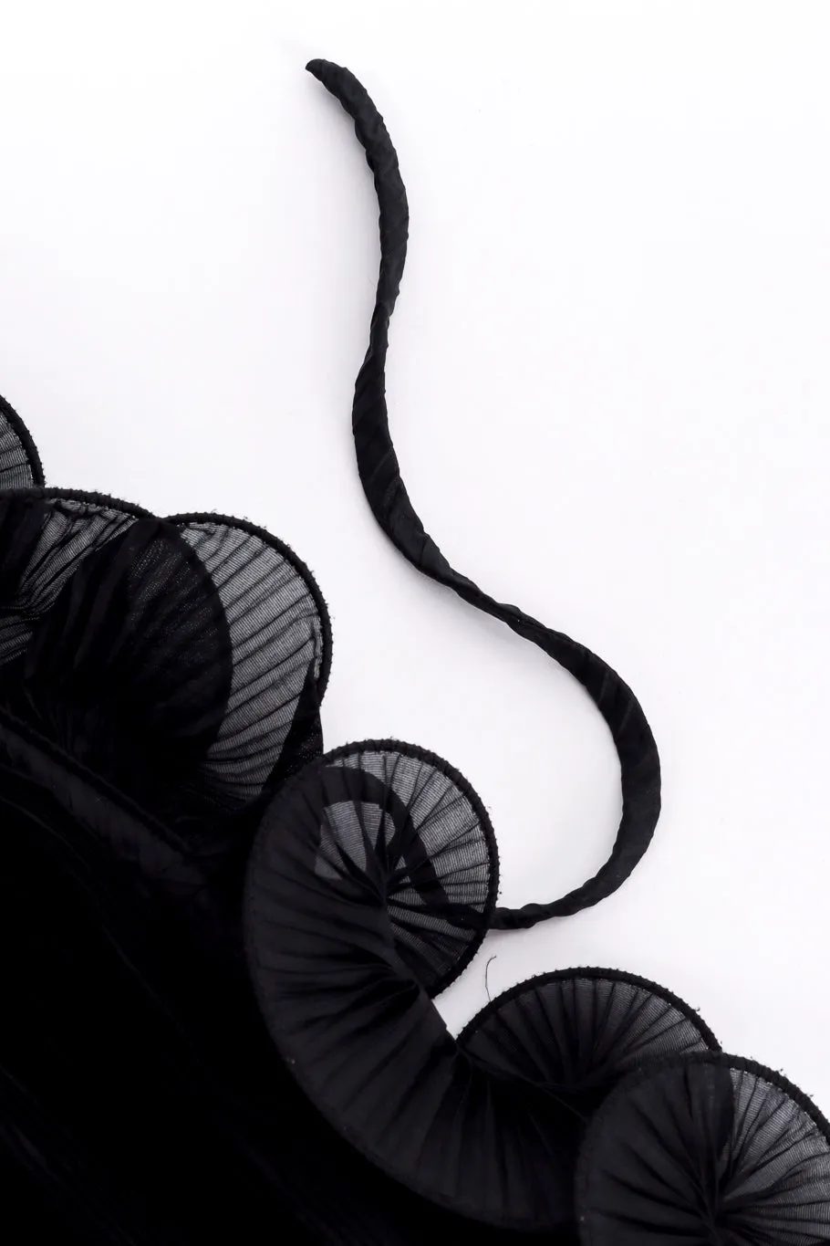 Pleated Spiral Ruffle Duster