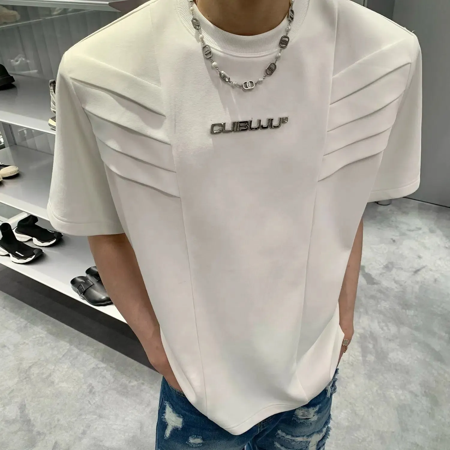 Round Neck T-shirt with Shoulder Pads