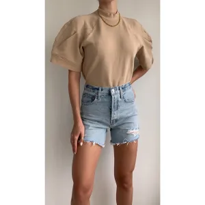 The Round Shoulder Shirt