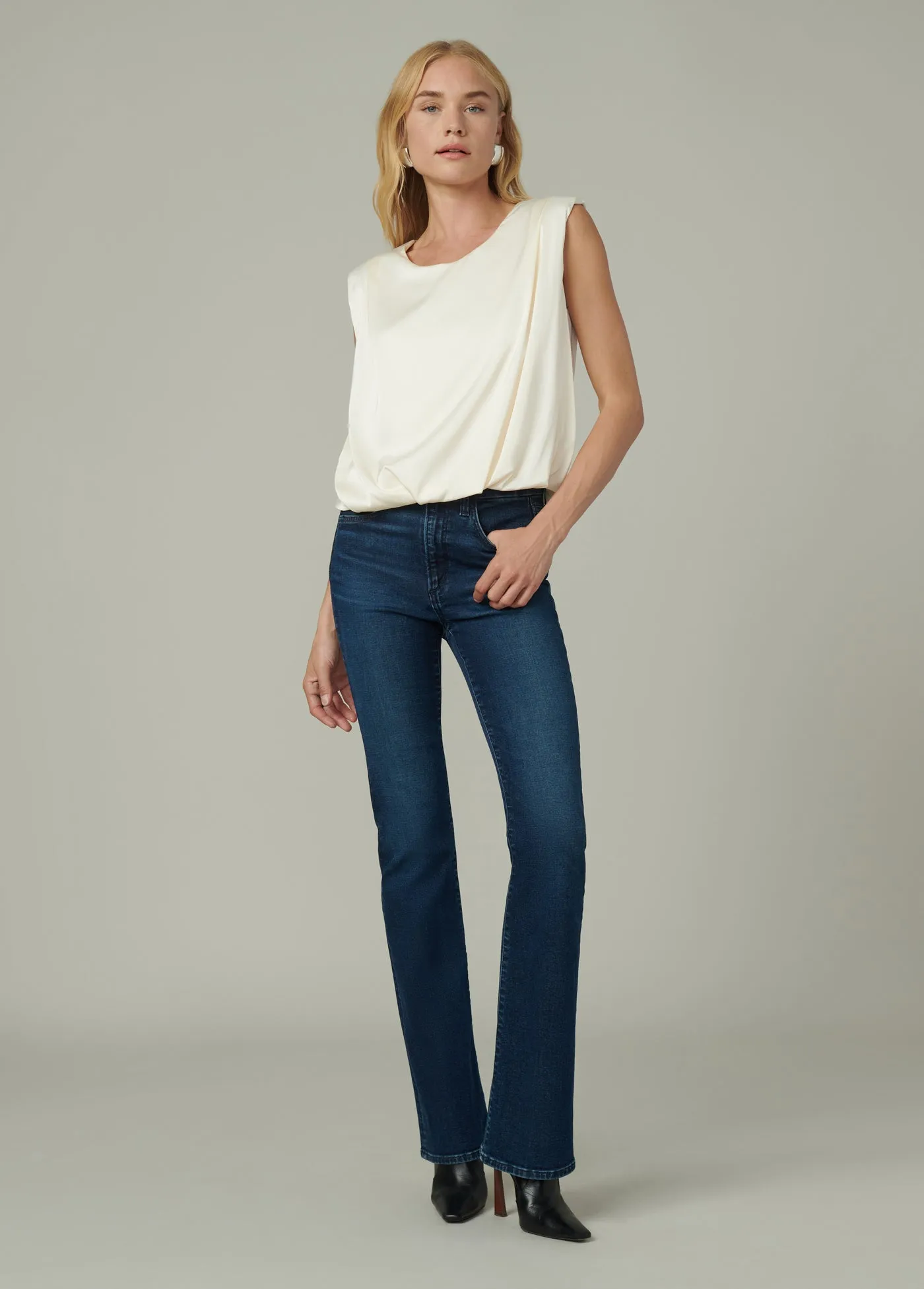 THE VICTORIA SLEEVELESS TOP
