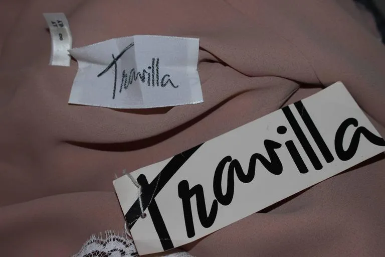 TRAVILLA Lace Gown with Nude Underlay Size 4-6