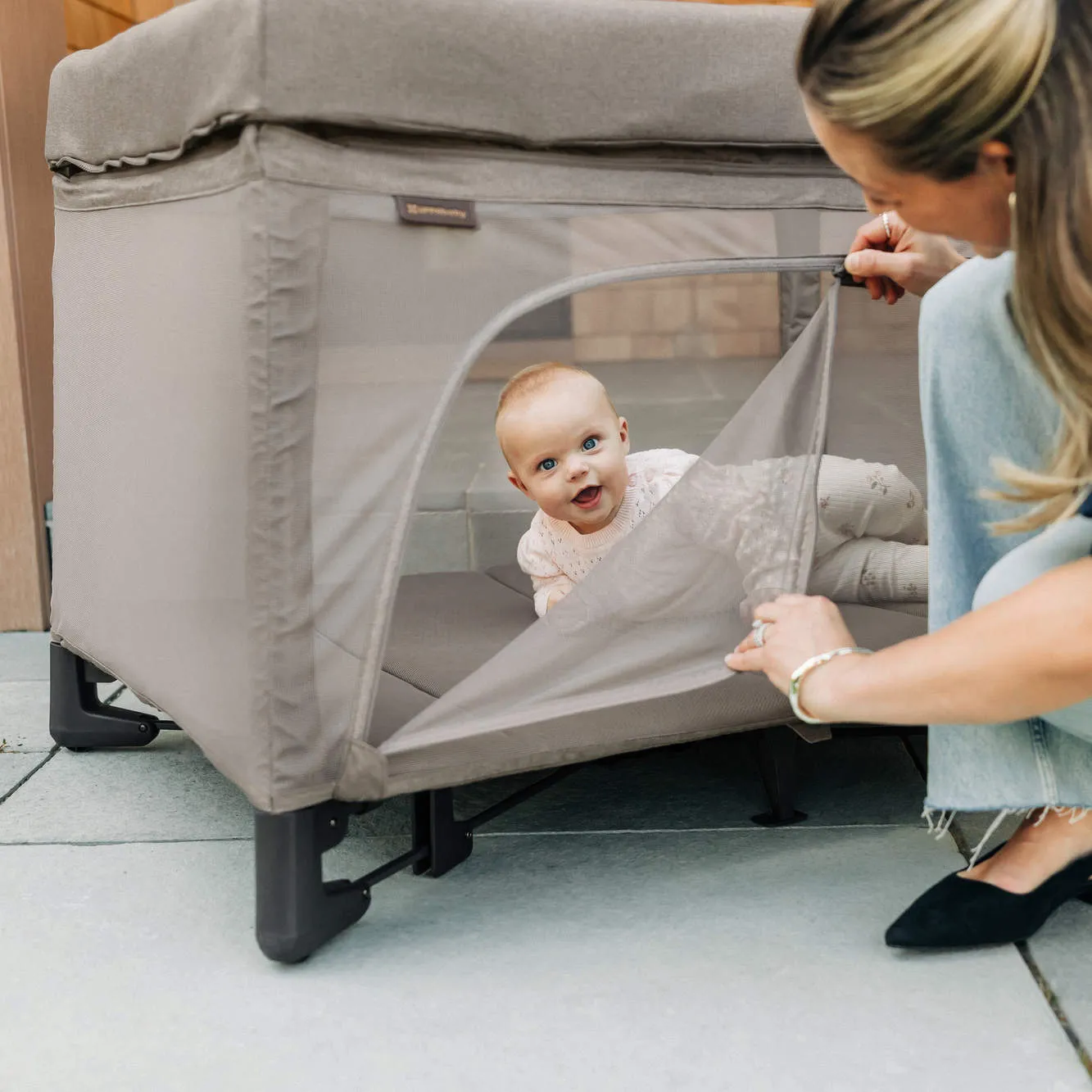 UPPAbaby Remi Bedside Bassinet   Playard   Travel Crib
