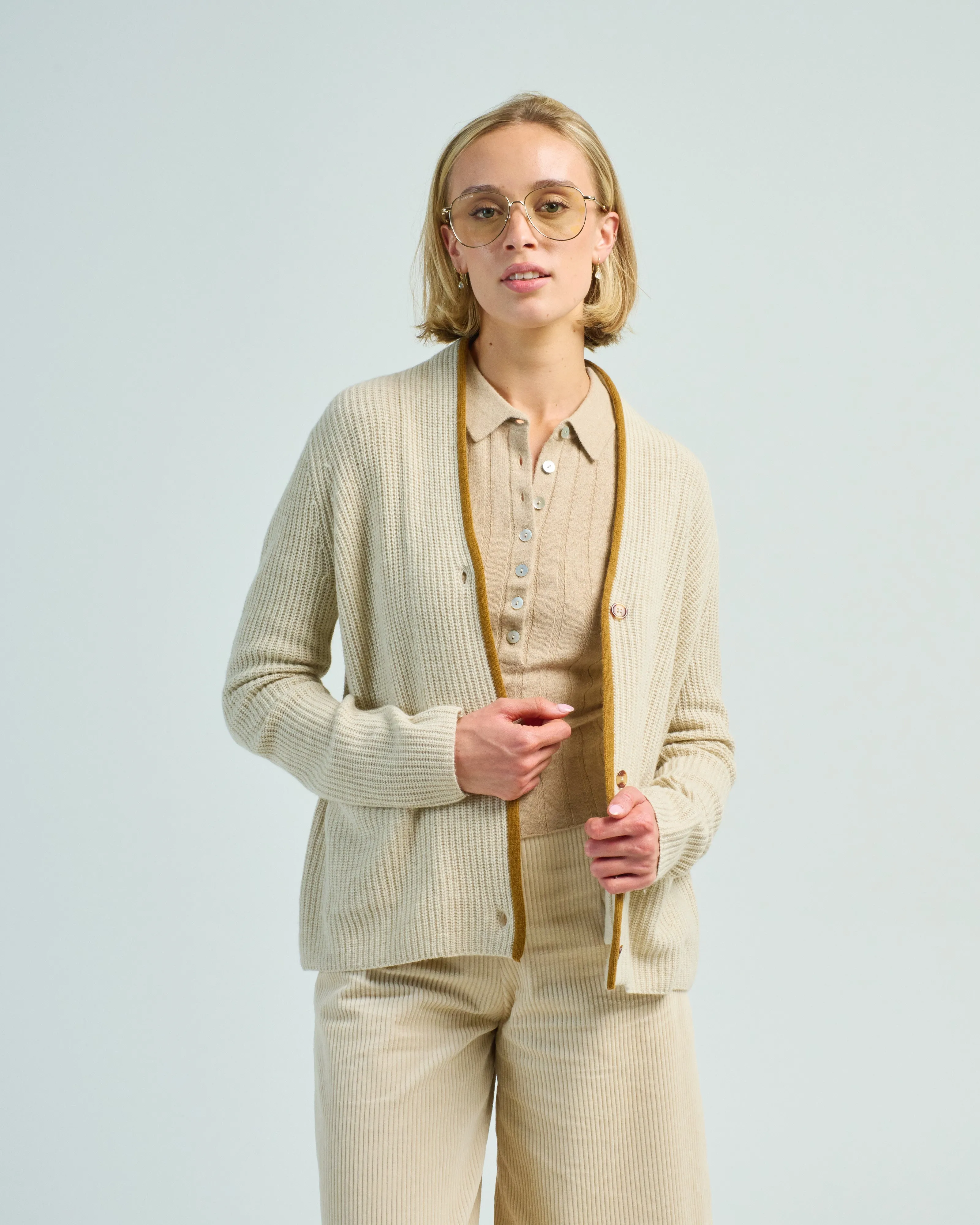 v-neck pockets trimmed cardigan