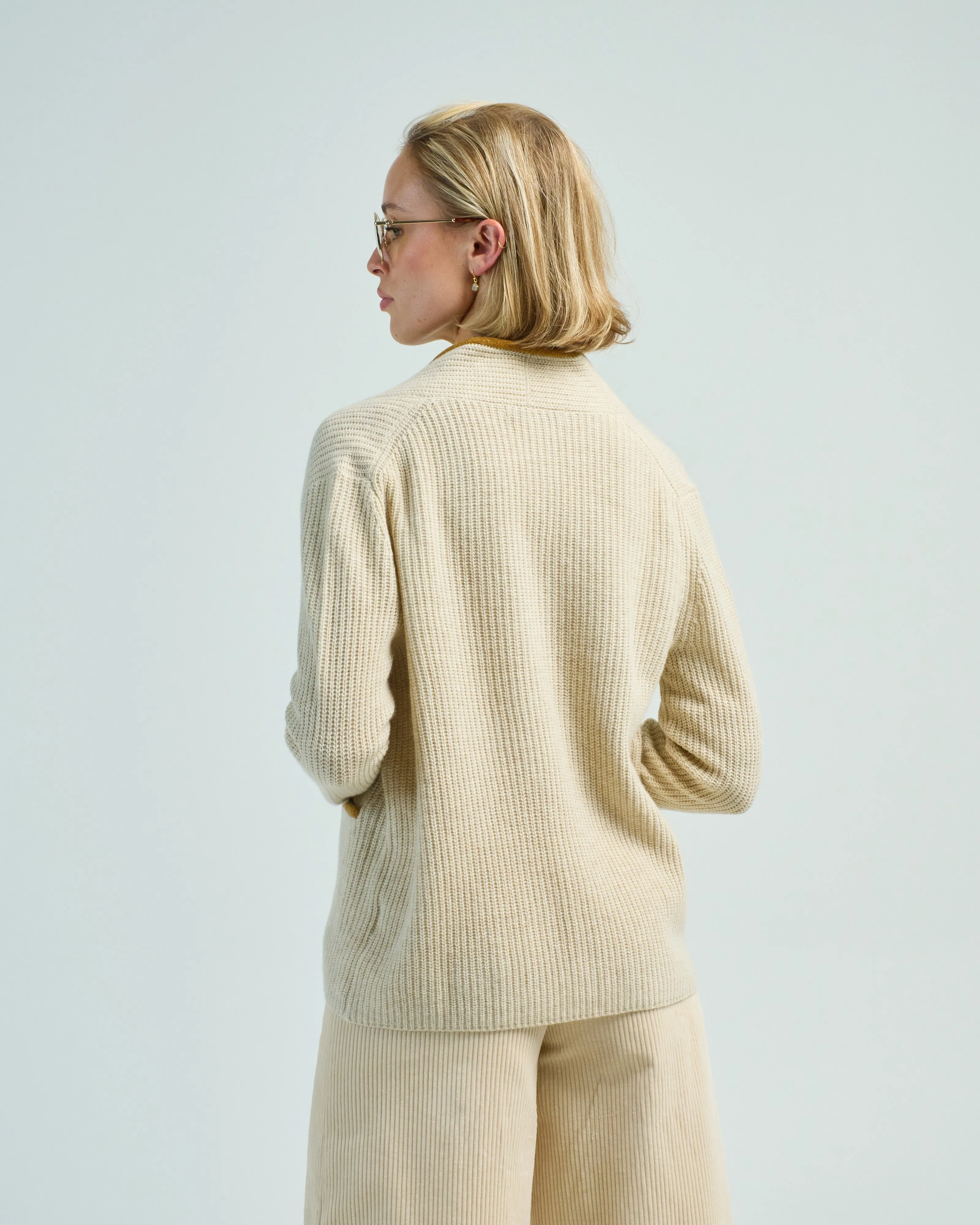 v-neck pockets trimmed cardigan