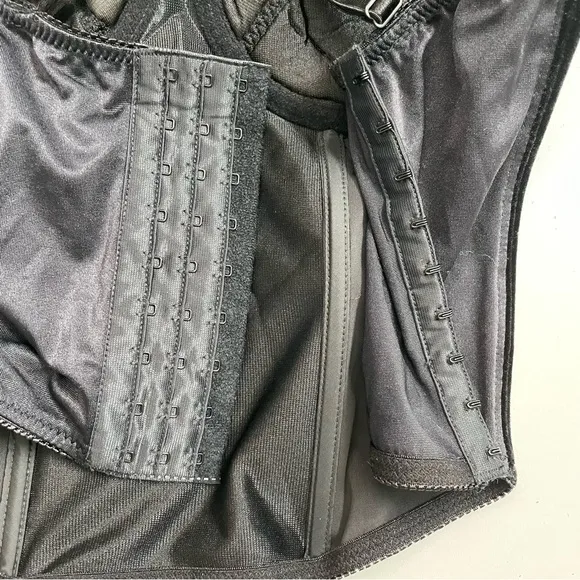 Victorias Secret Corset Bra Velvet Velour Push Up Padded Underwire Black