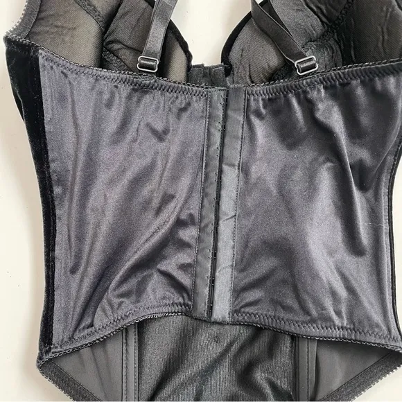 Victorias Secret Corset Bra Velvet Velour Push Up Padded Underwire Black