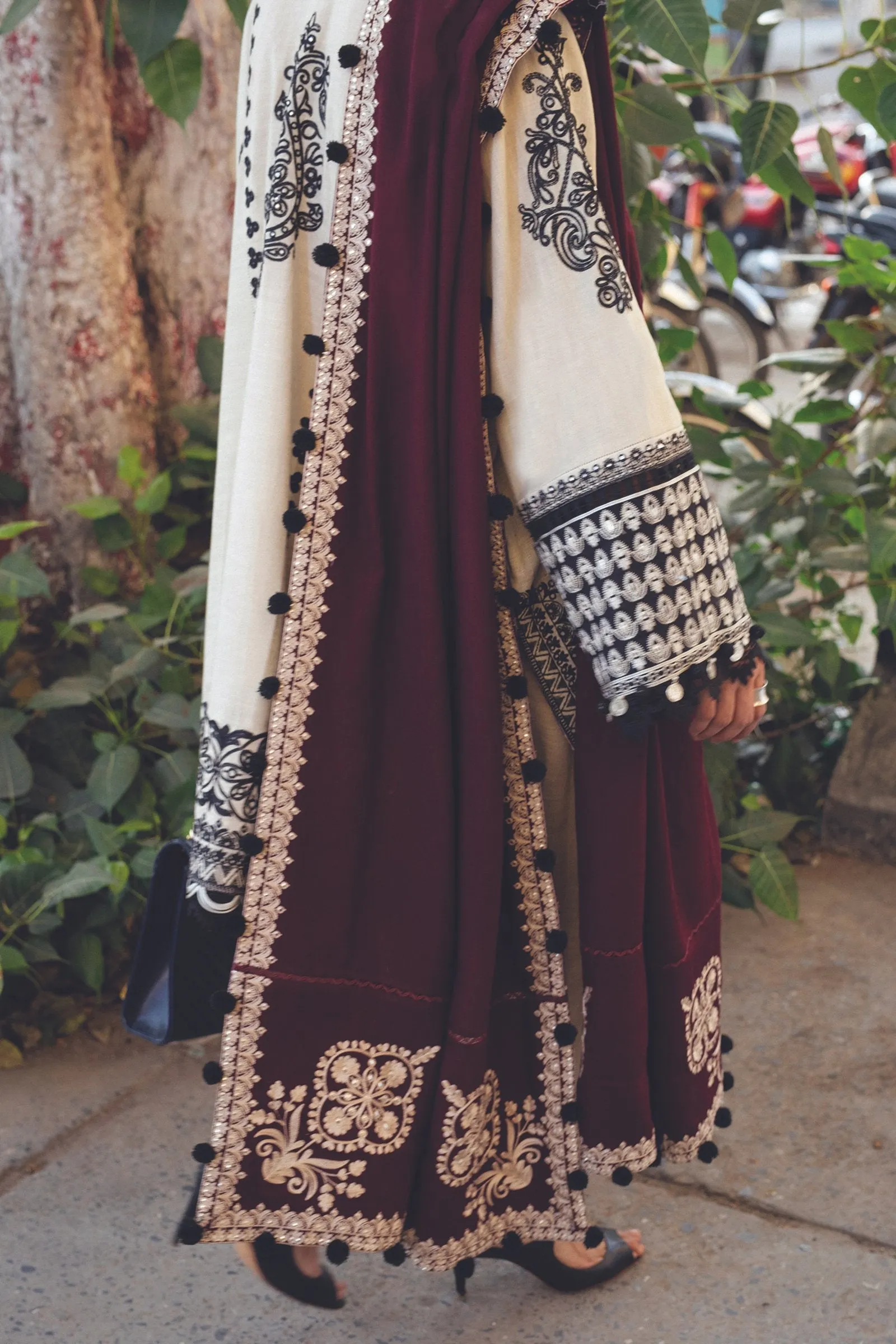 VIDA ZW21-09 |  Zaha Hamrahi Winter Collection 2021 | Unstitched Embroidered Khaddar Suits