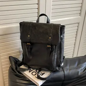 Vintage Buckle Straps Leather Backpack